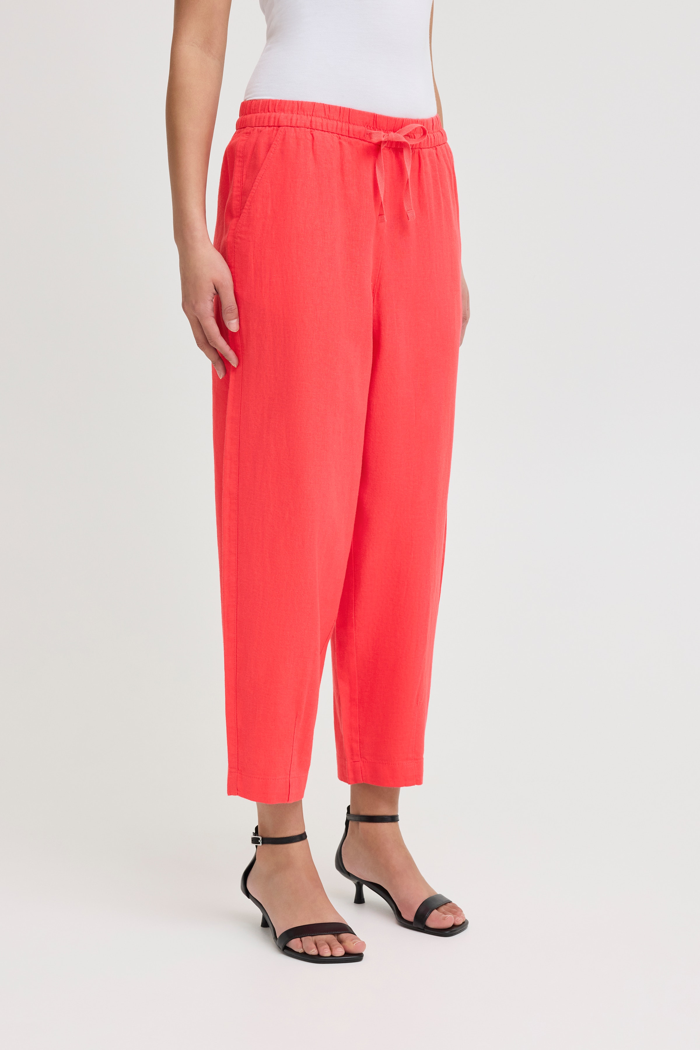 IHLINNO Hose LOOKBOOK FRONT 20122912-171753