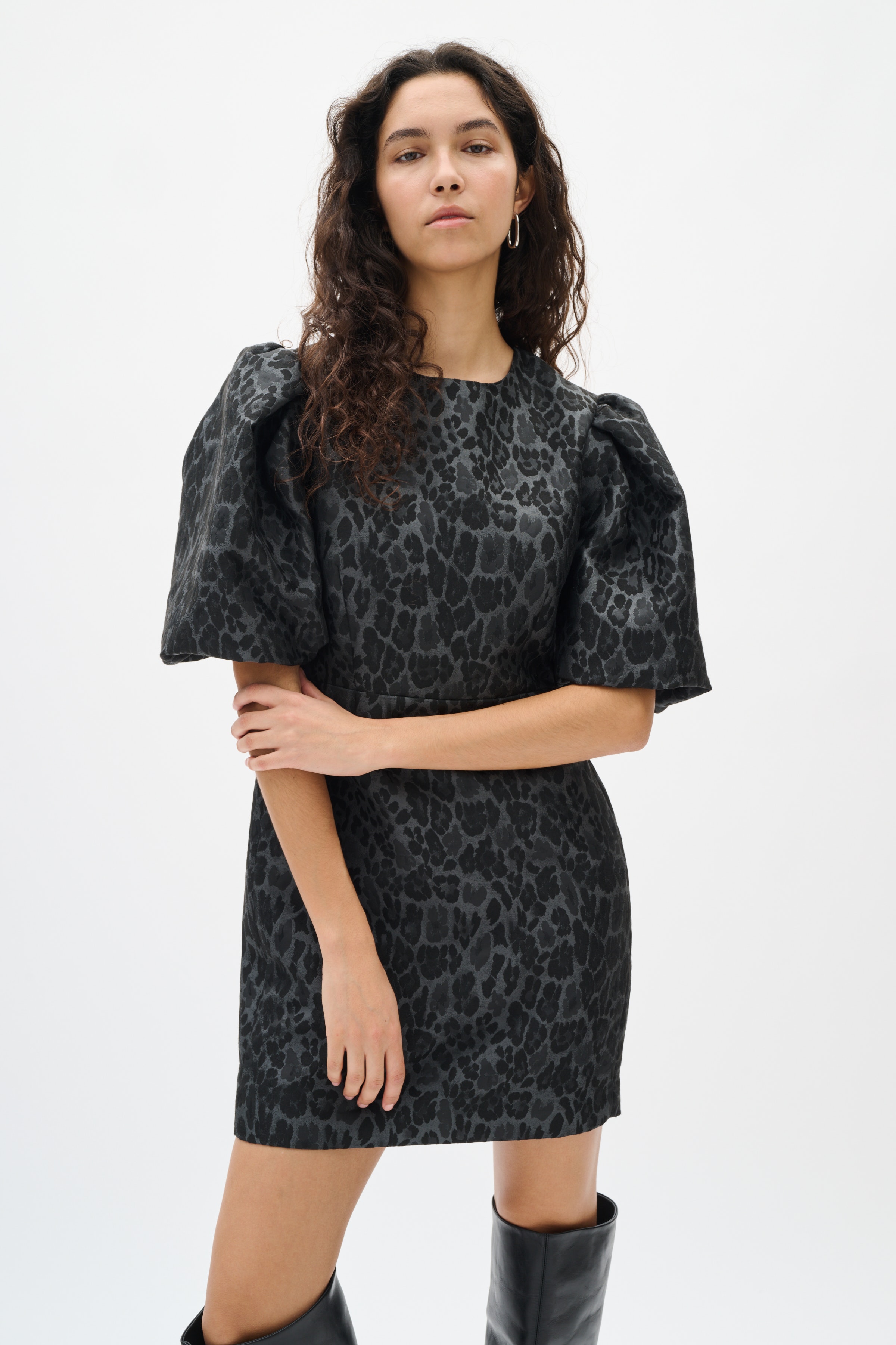 ZINAIW Kjole LOOKBOOK FRONT 30112094-194008