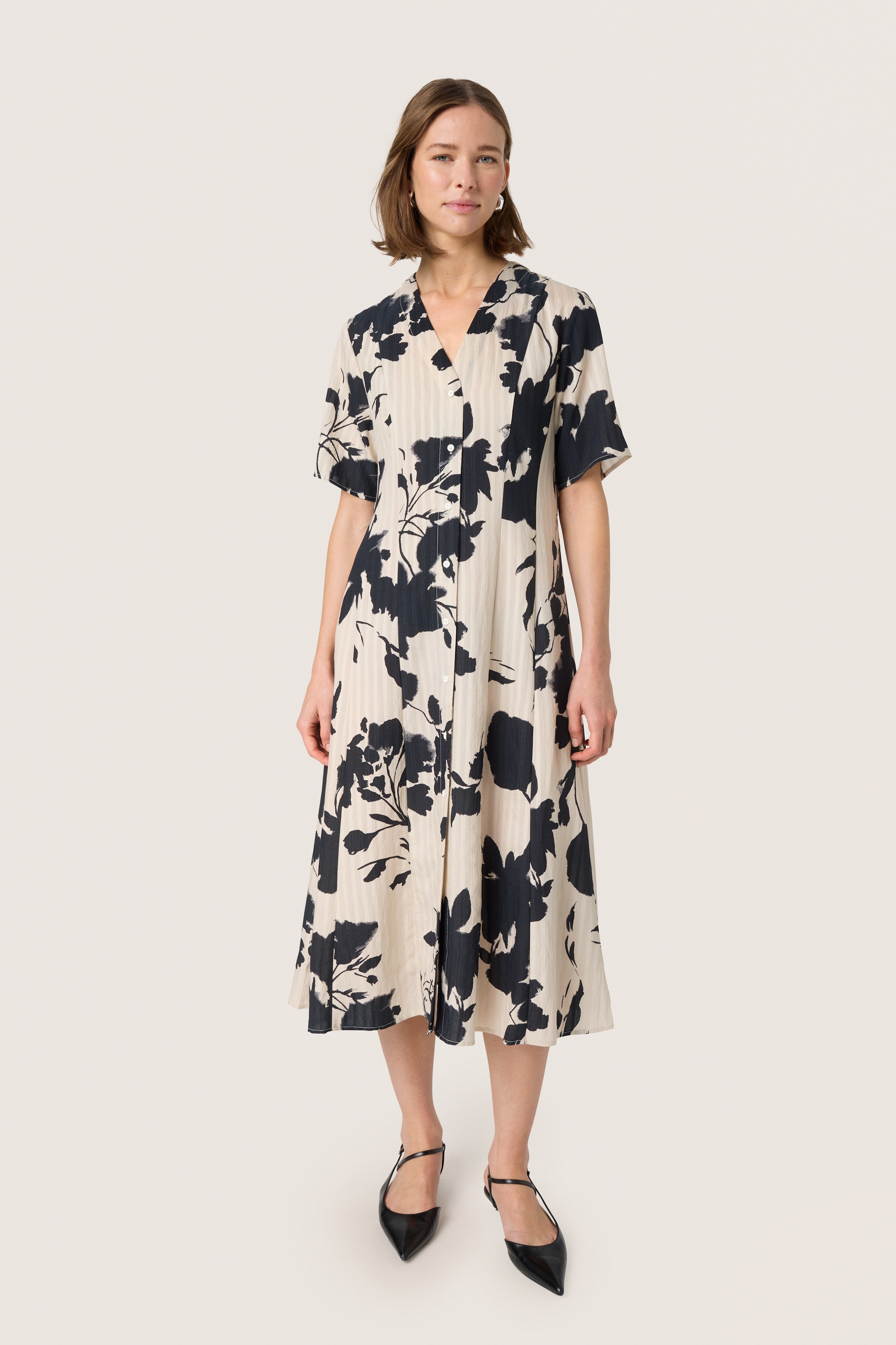 SLDaria Jurk LOOKBOOK FRONT 30408427-303944