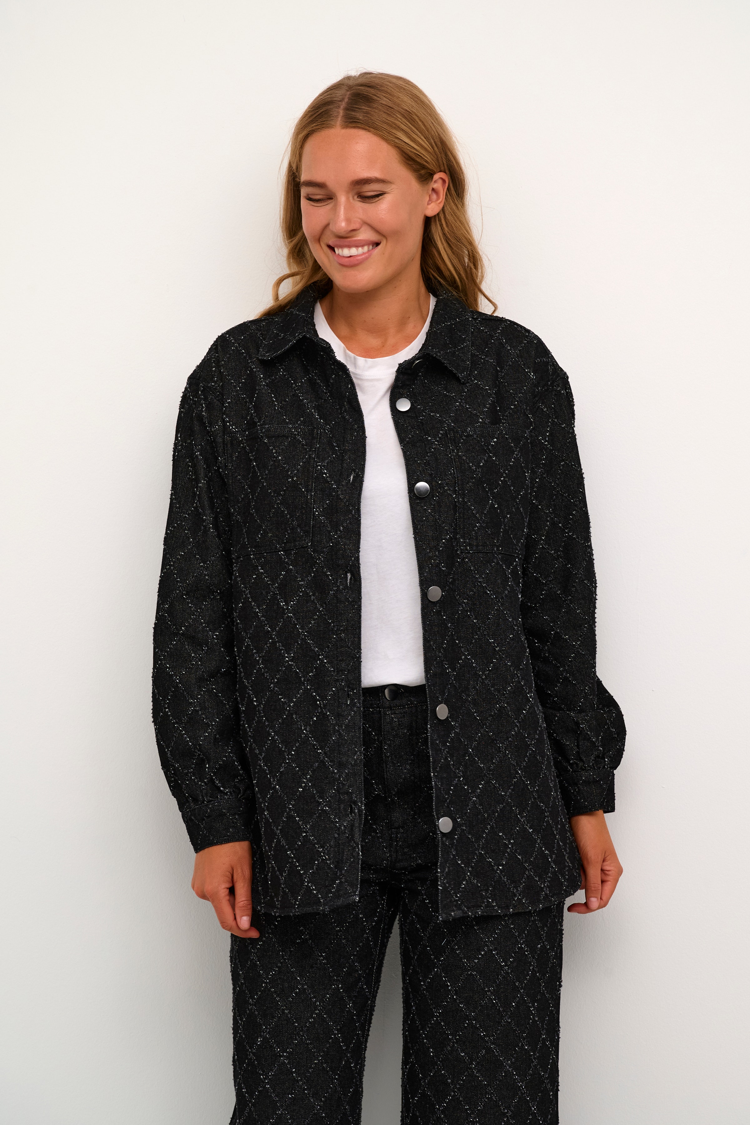 KAolivia Skjorte LOOKBOOK FRONT 10508392-103161