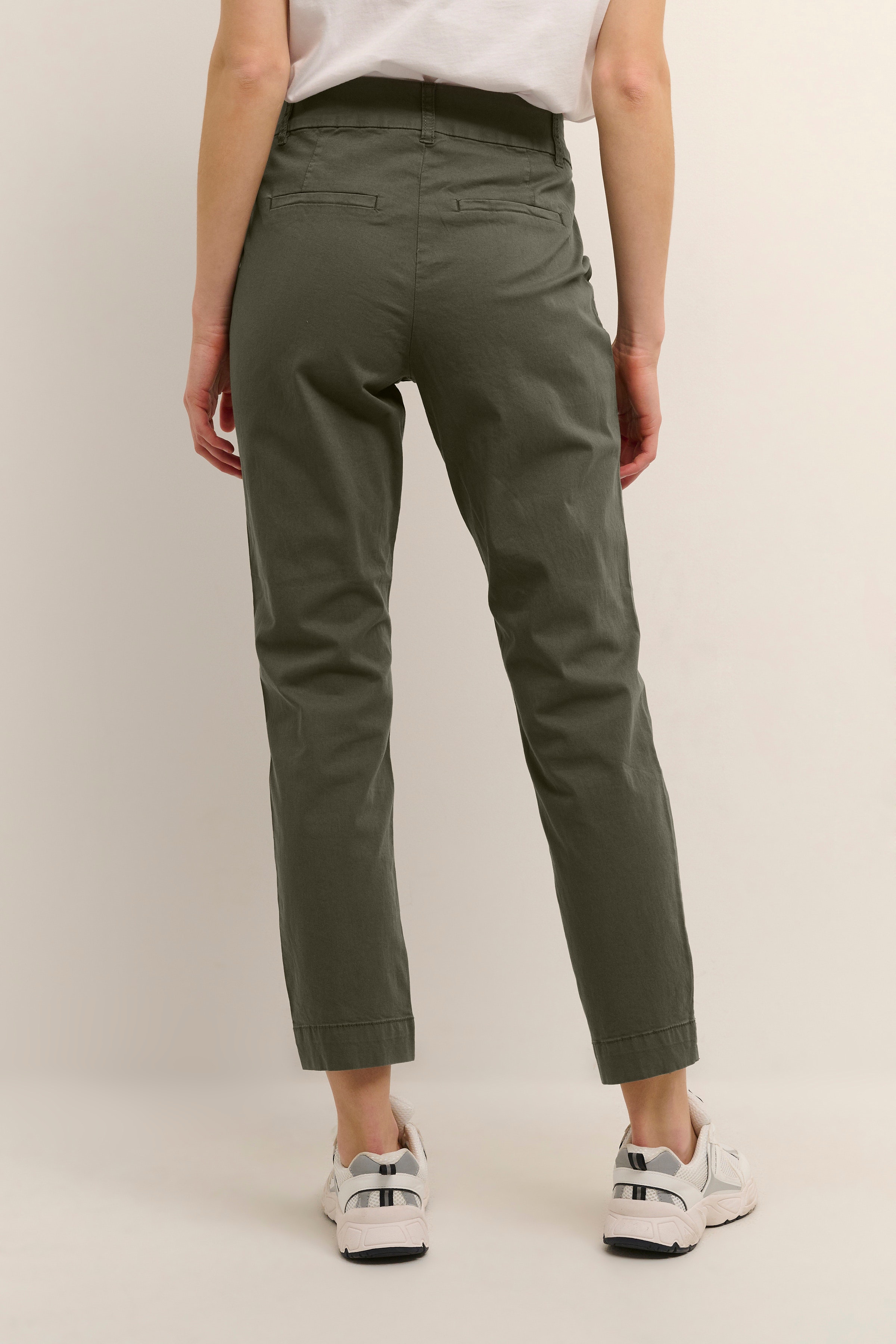 KAmette Trousers LOOKBOOK BACK 10506121-190511