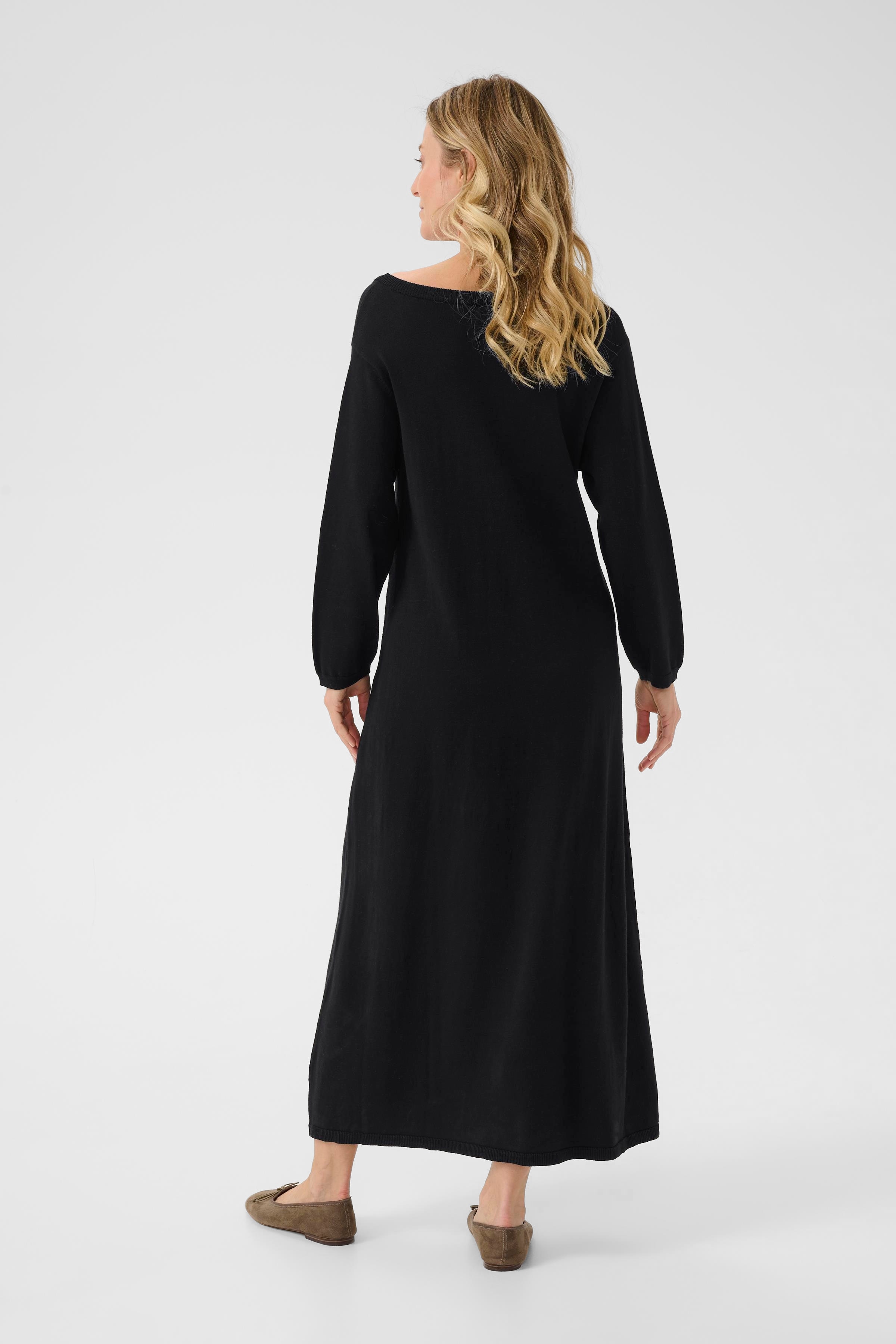 CRVillea Kleid LOOKBOOK FRONT 10614349-100120