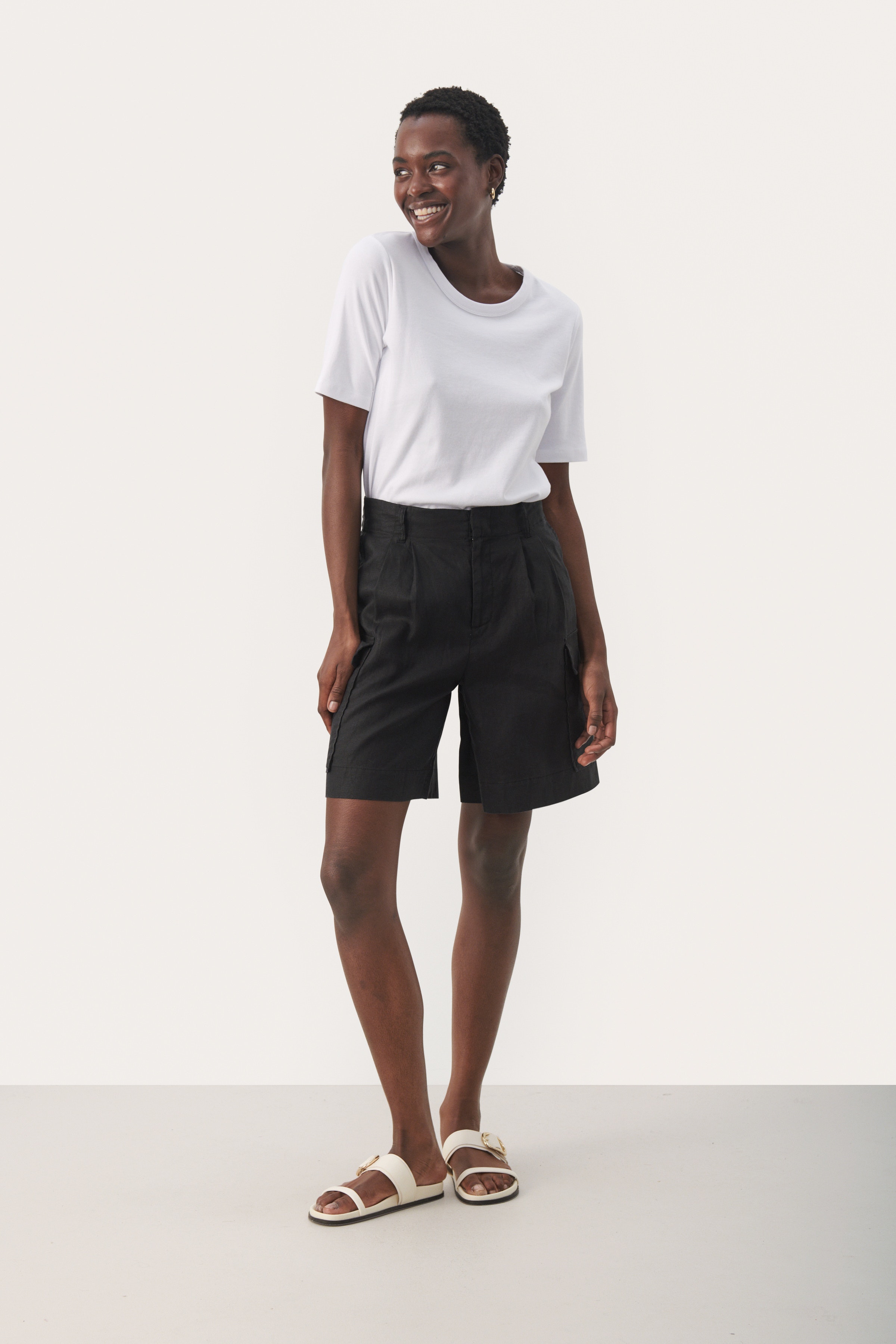 GedictePW Linen shorts LOOKBOOK FRONT 30308588-194008