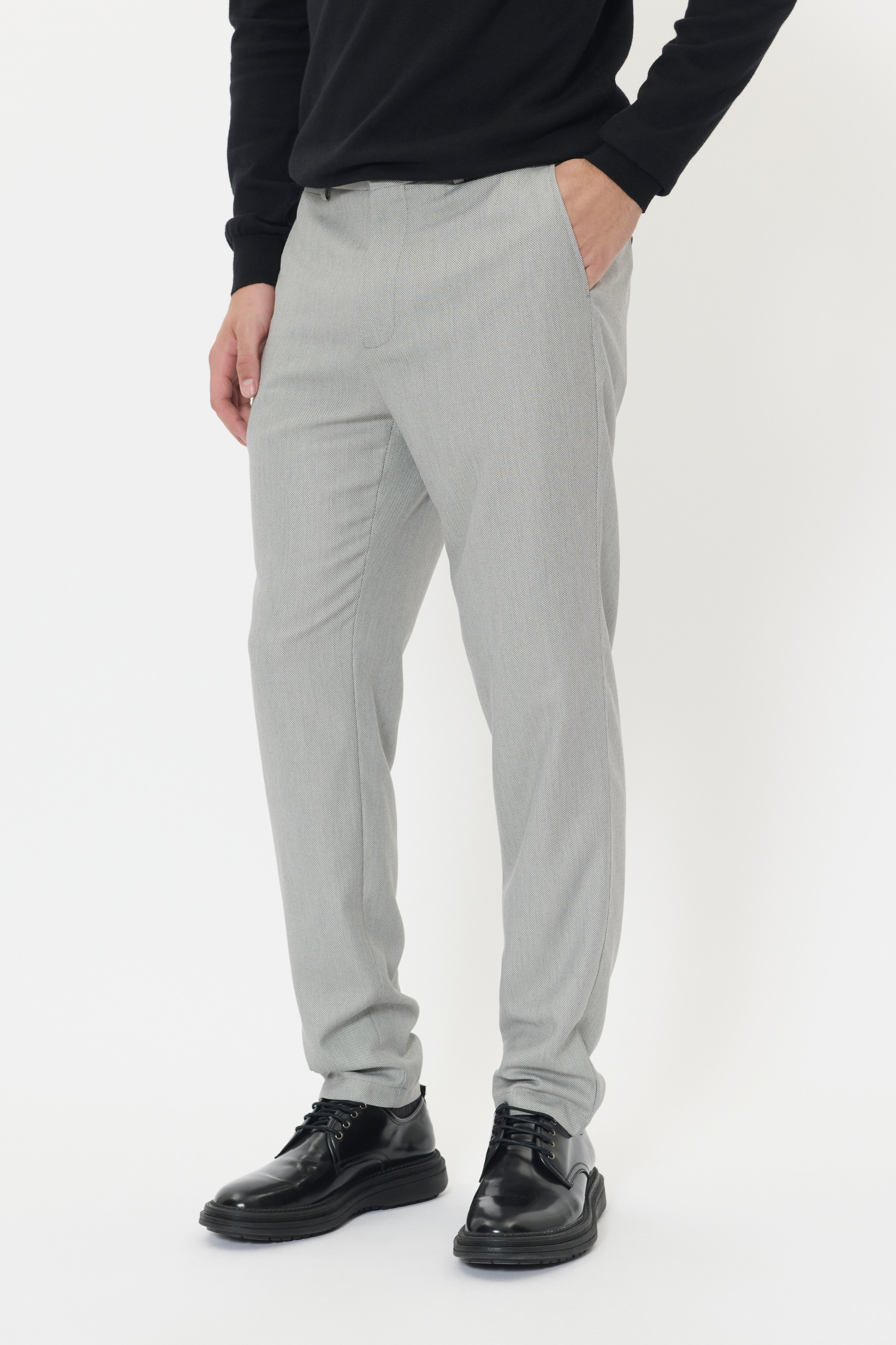 MAliam Hose LOOKBOOK FRONT 30208152-300272