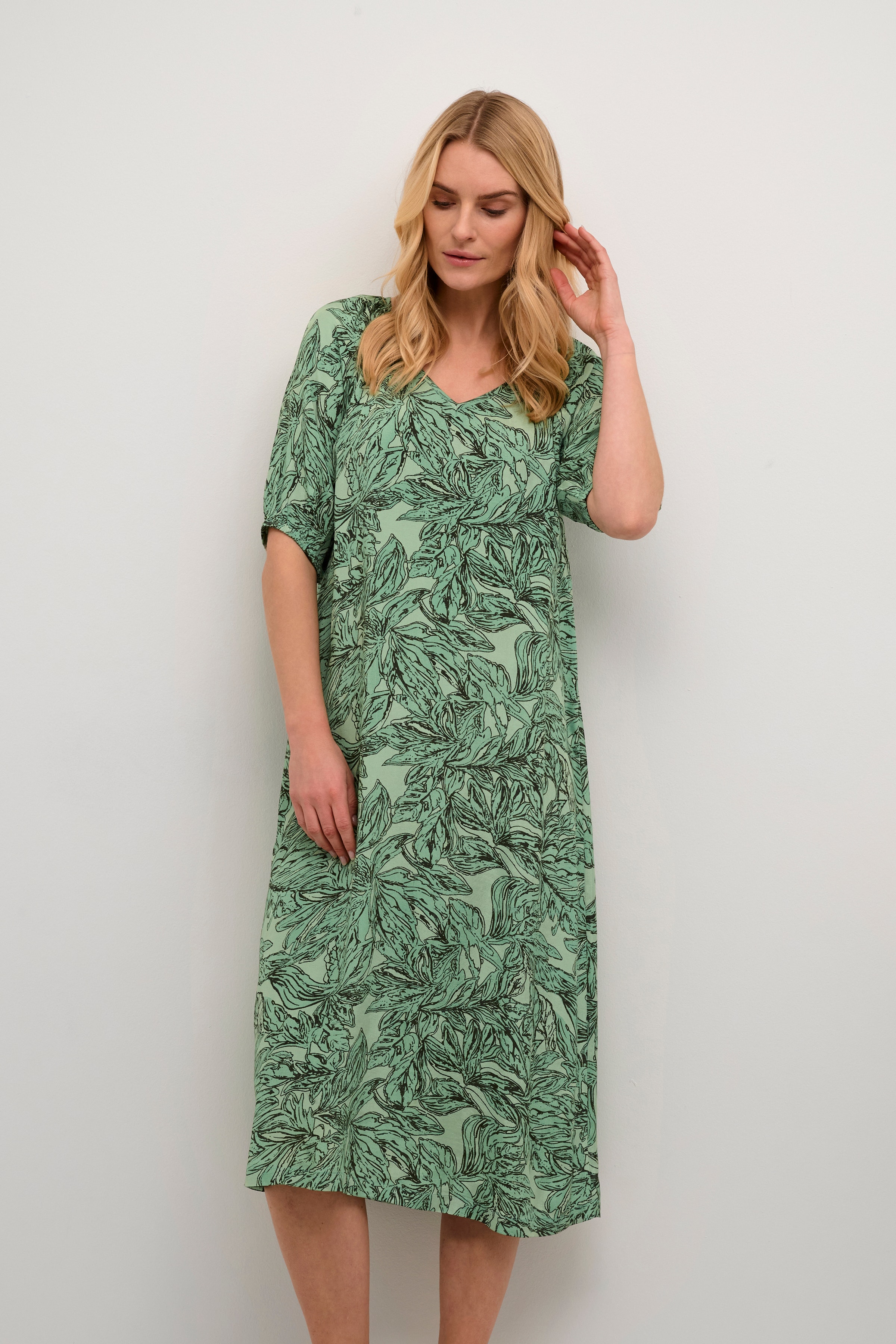 BPtadita Klänning LOOKBOOK FRONT 10590509-104360B
