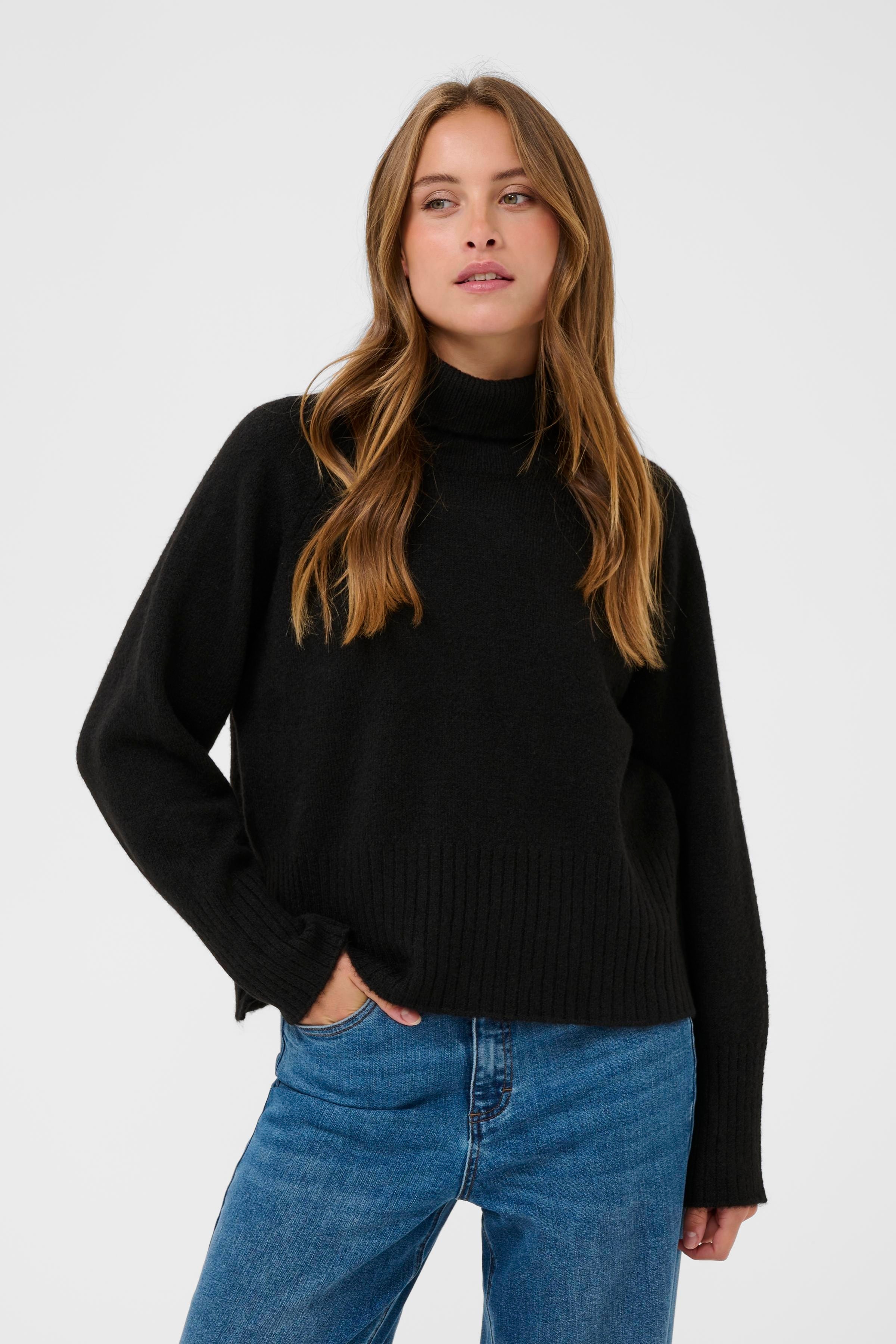 KAerin Pullover LOOKBOOK FRONT 10511382-100121