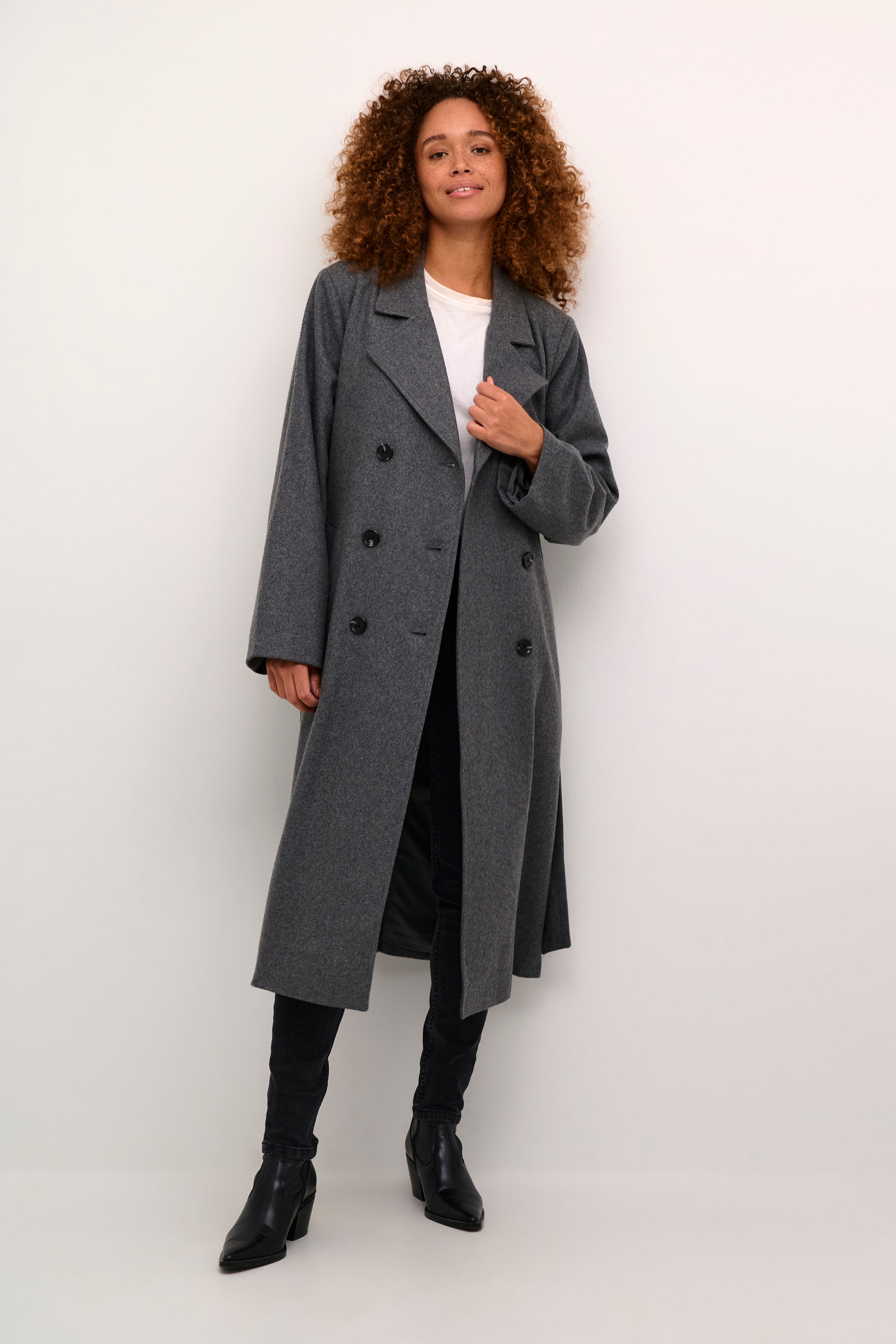 KAfanny Coat LOOKBOOK FRONT 10509488-100123