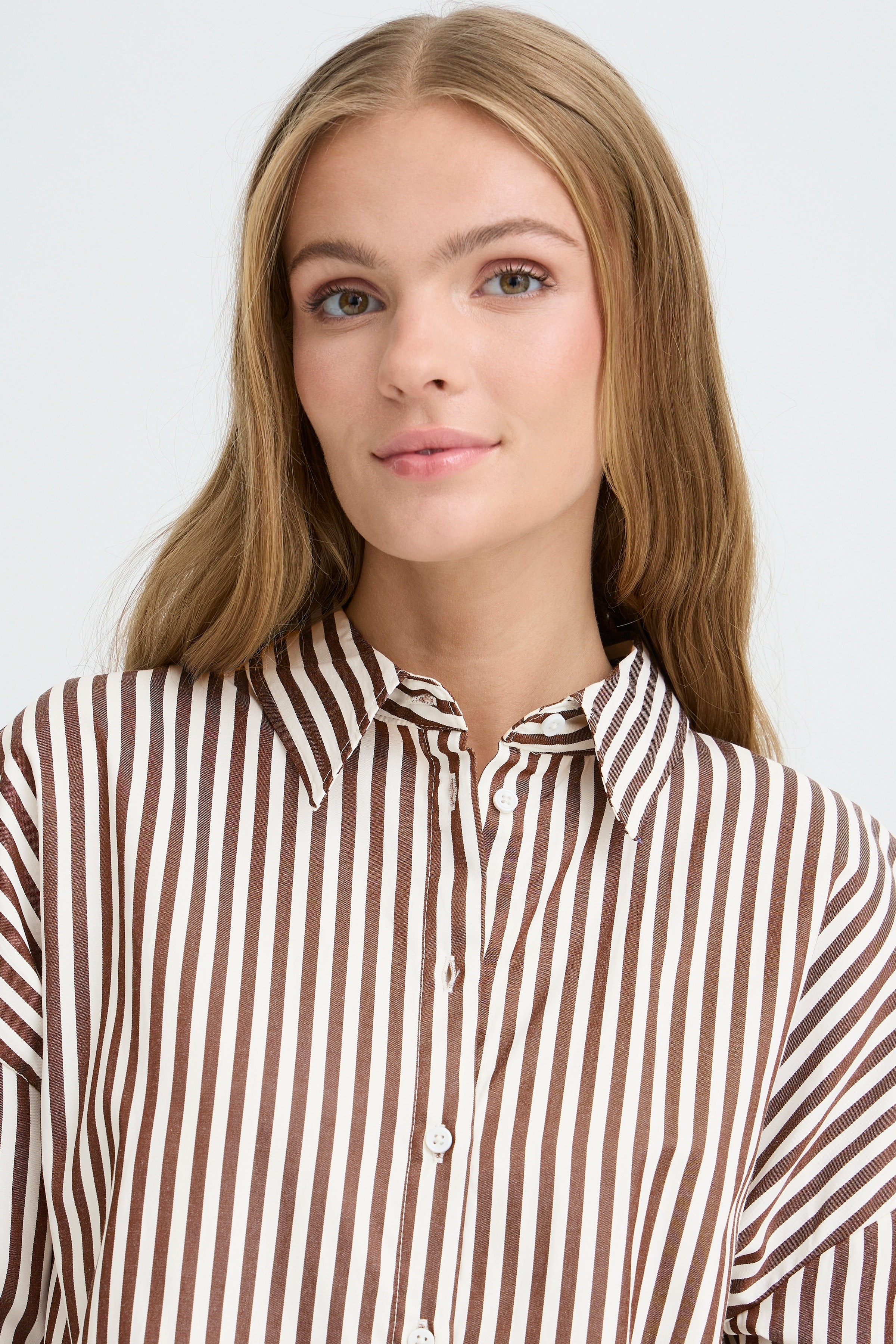 IHKITTA Skjorte LOOKBOOK DETAIL 20123898-190915