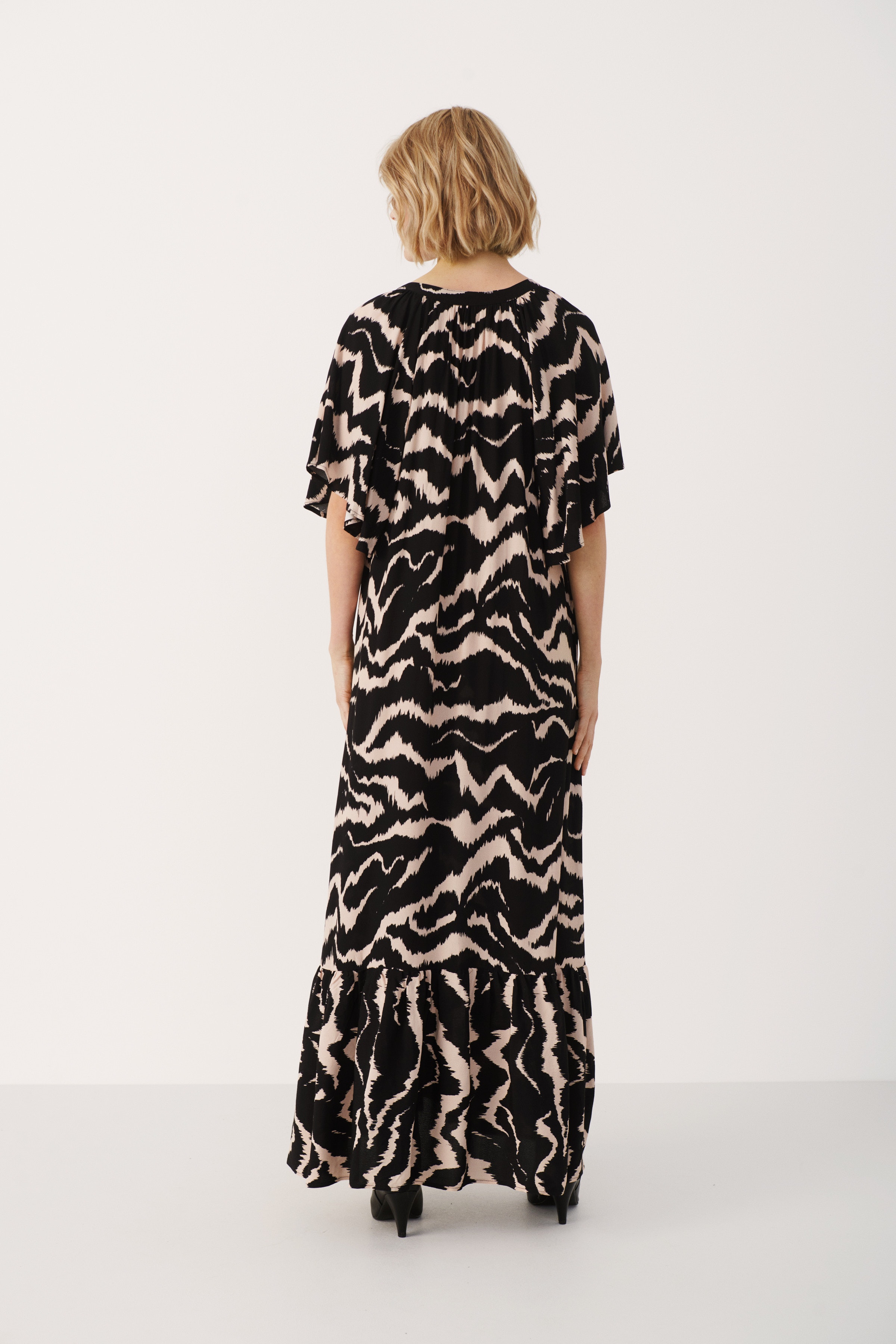 OtheniaPW Dress LOOKBOOK BACK 30306981-301431