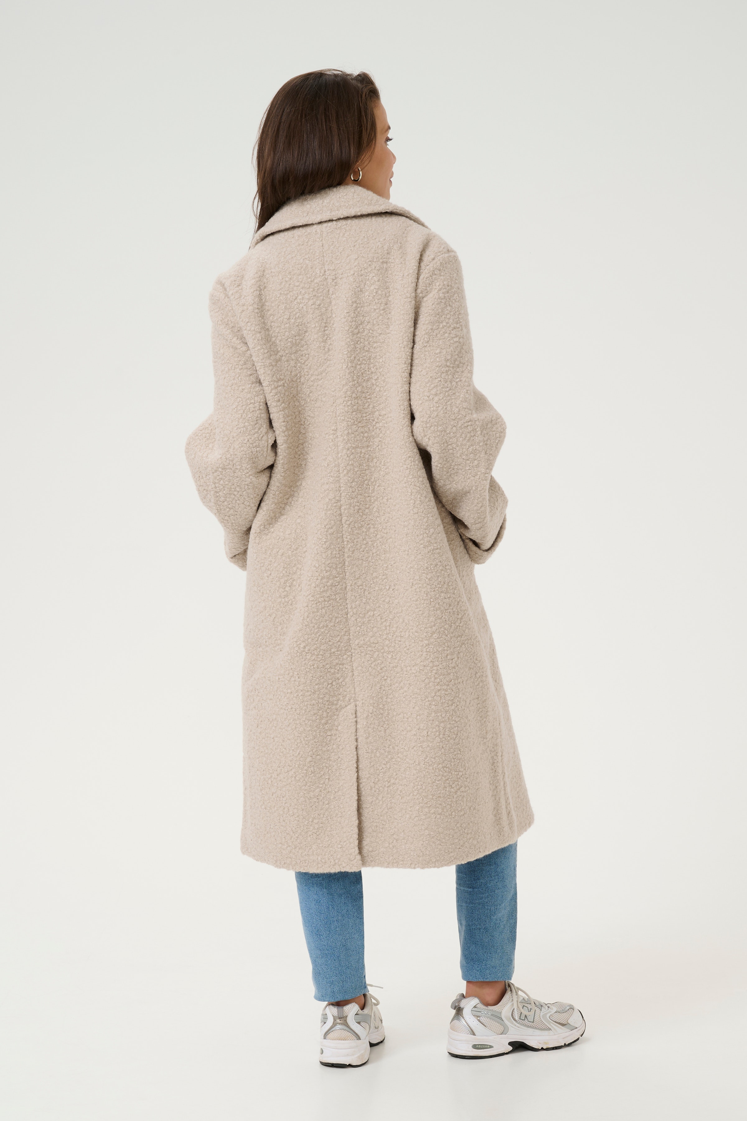 KAanne Coat LOOKBOOK BACK 10506924-151305