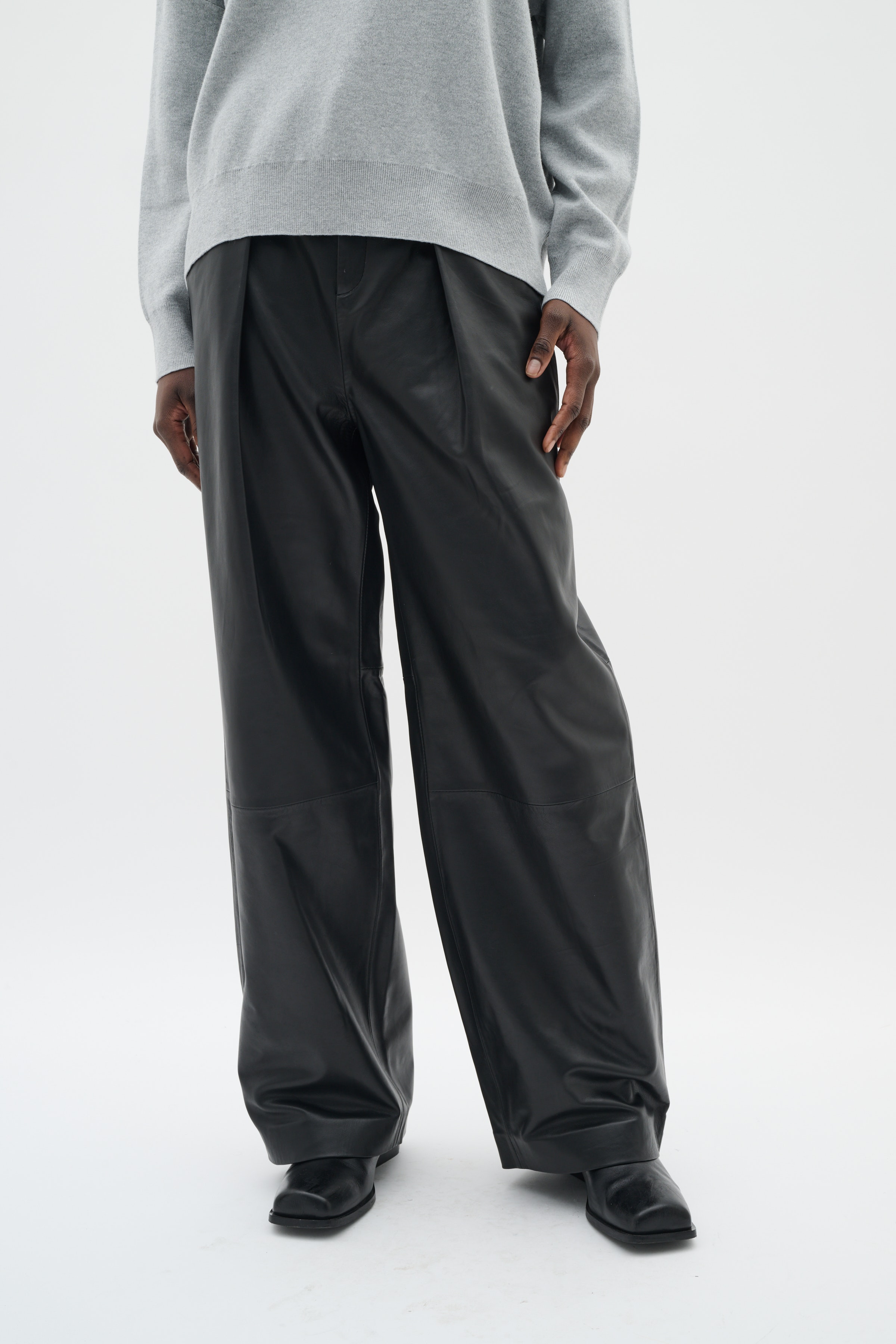 BrodiaIW Bukser LOOKBOOK FRONT 30110997-194008
