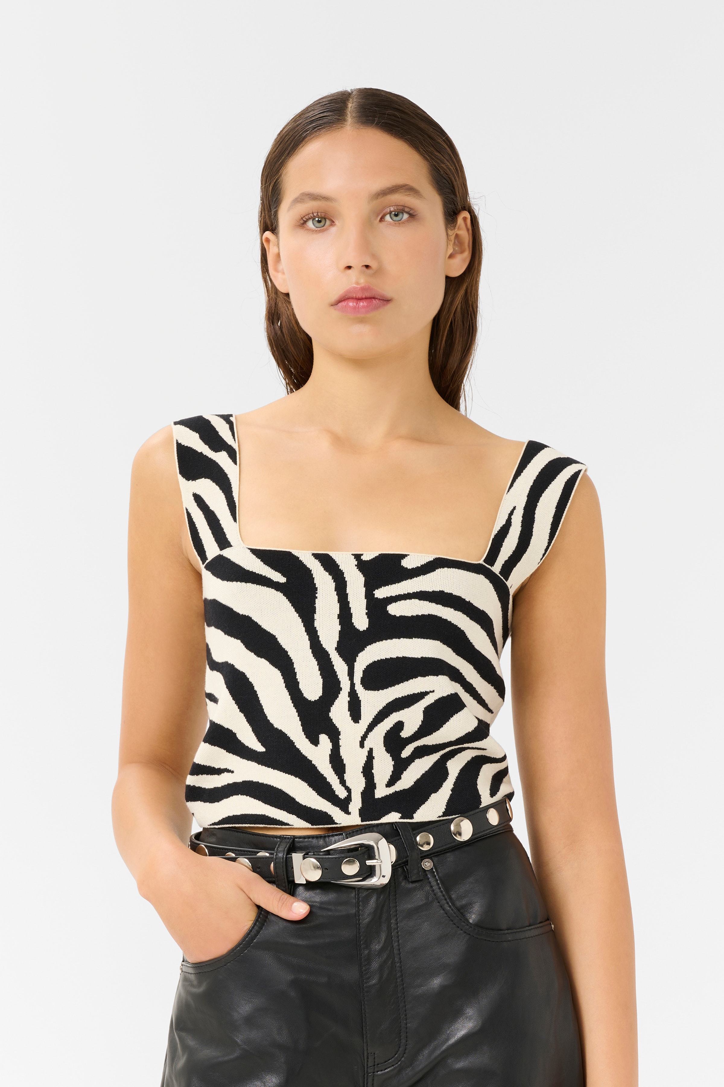 GZzebba Top LOOKBOOK FRONT 10910340-107873