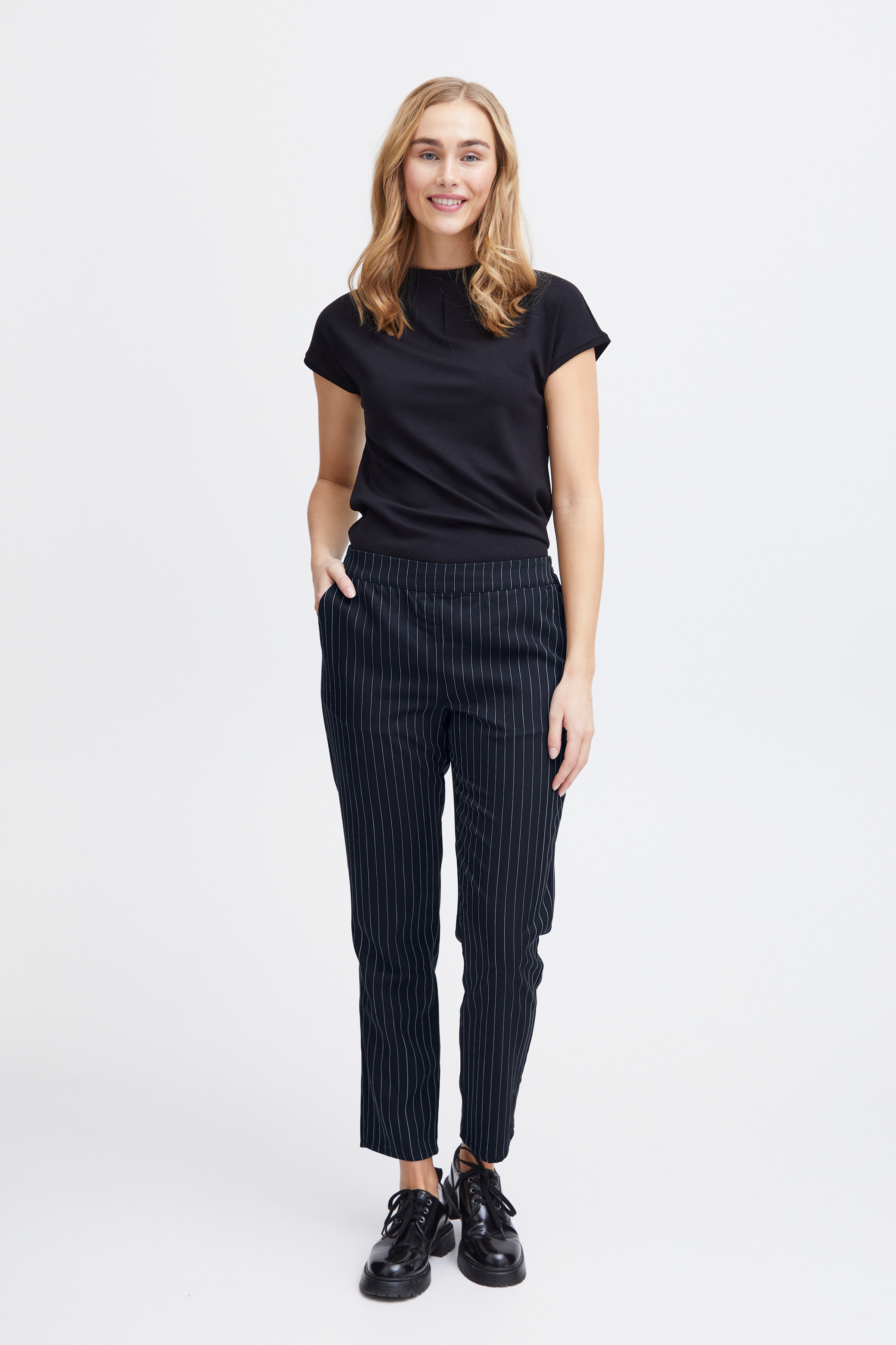 FRPAMILA Hose LOOKBOOK FRONT 20613802-200119