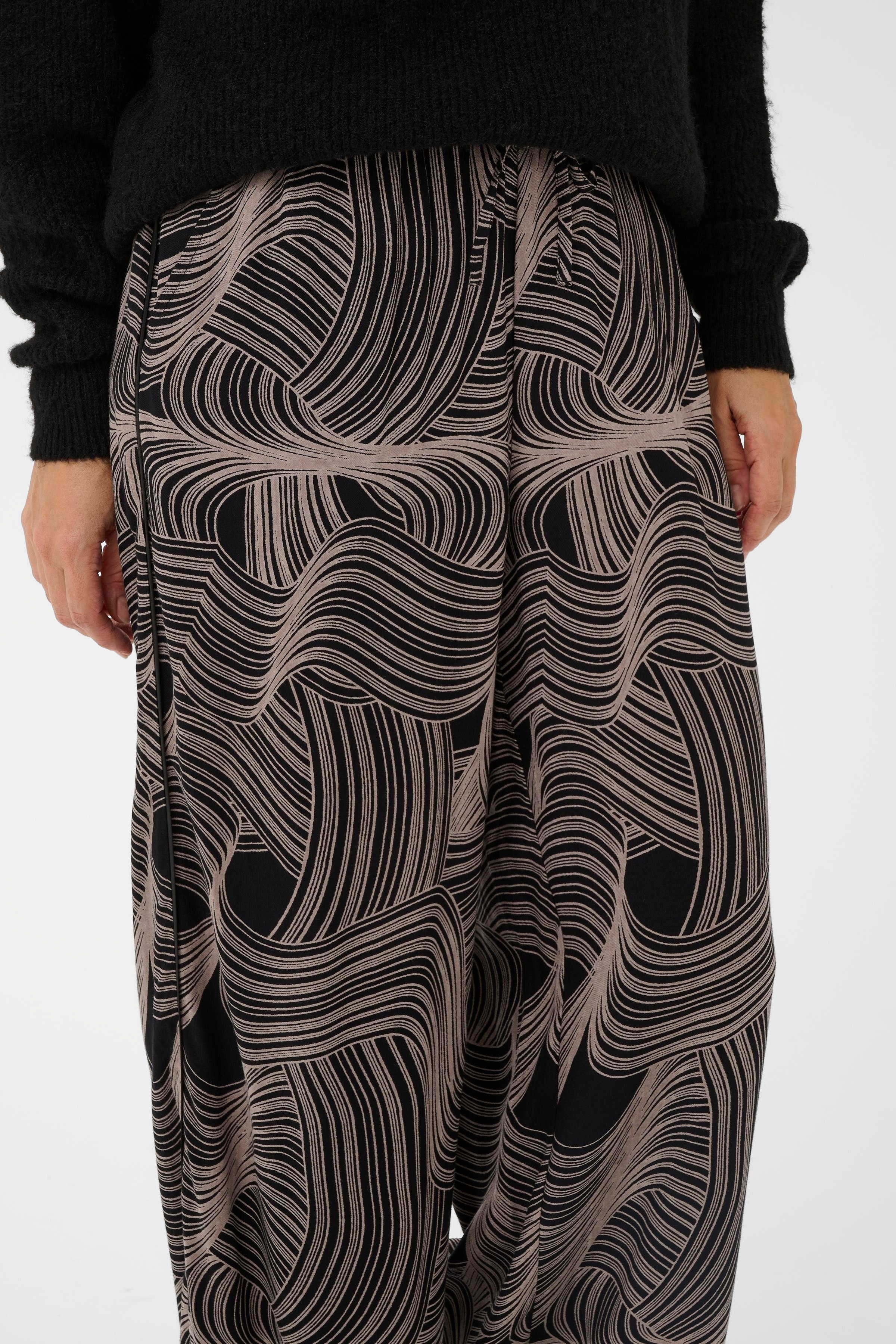 BPerianna Hose LOOKBOOK DETAIL 40200043-108648