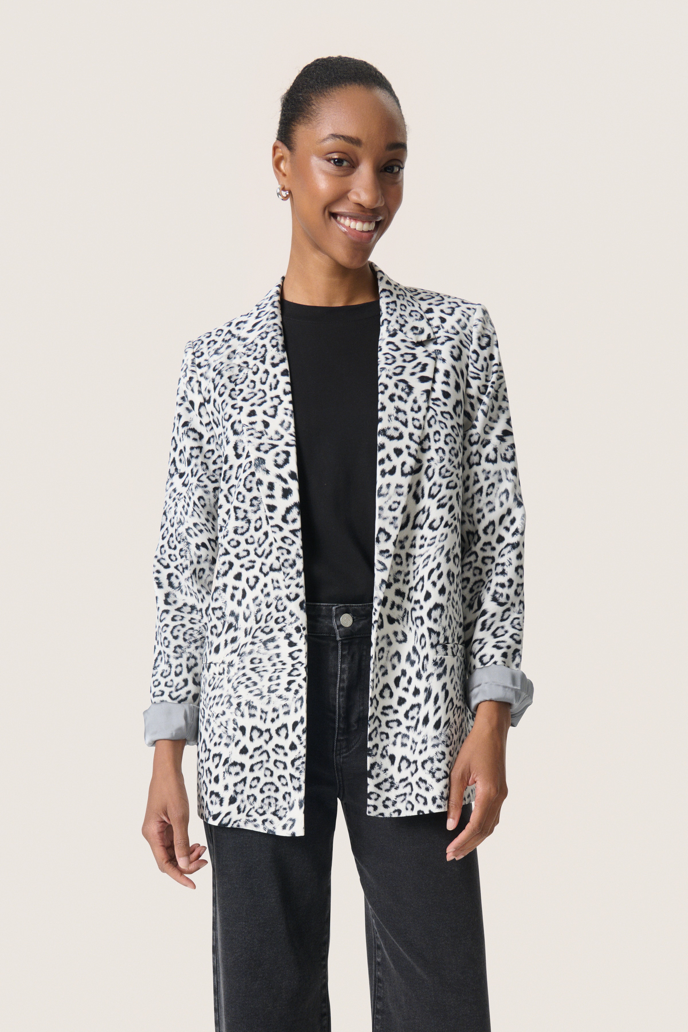 SLShirley Blazer LOOKBOOK FRONT 30408730-304331