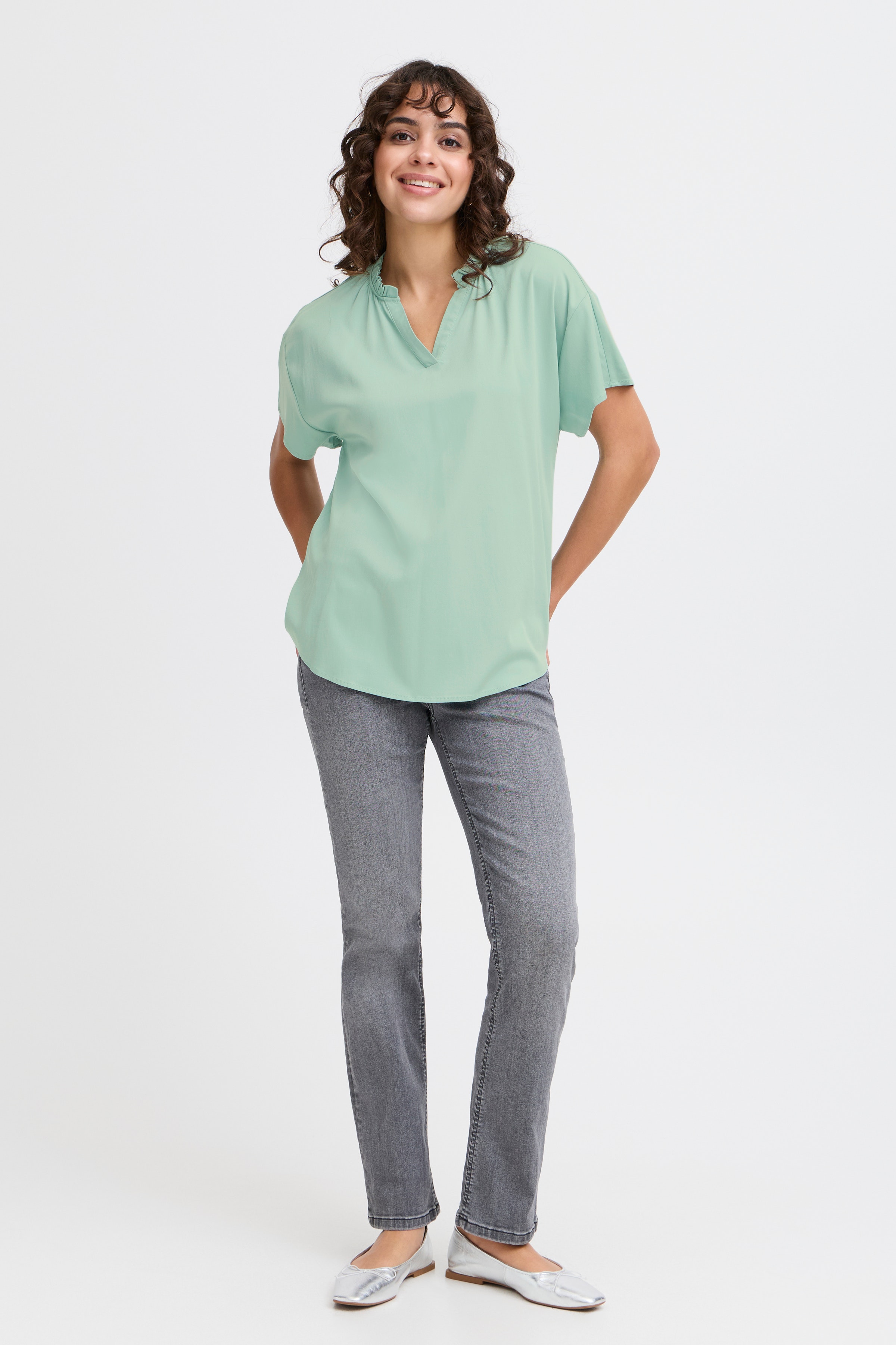 FRJUSTINA BL 1 Kortermet bluse LOOKBOOK FRONT 20615311-155207