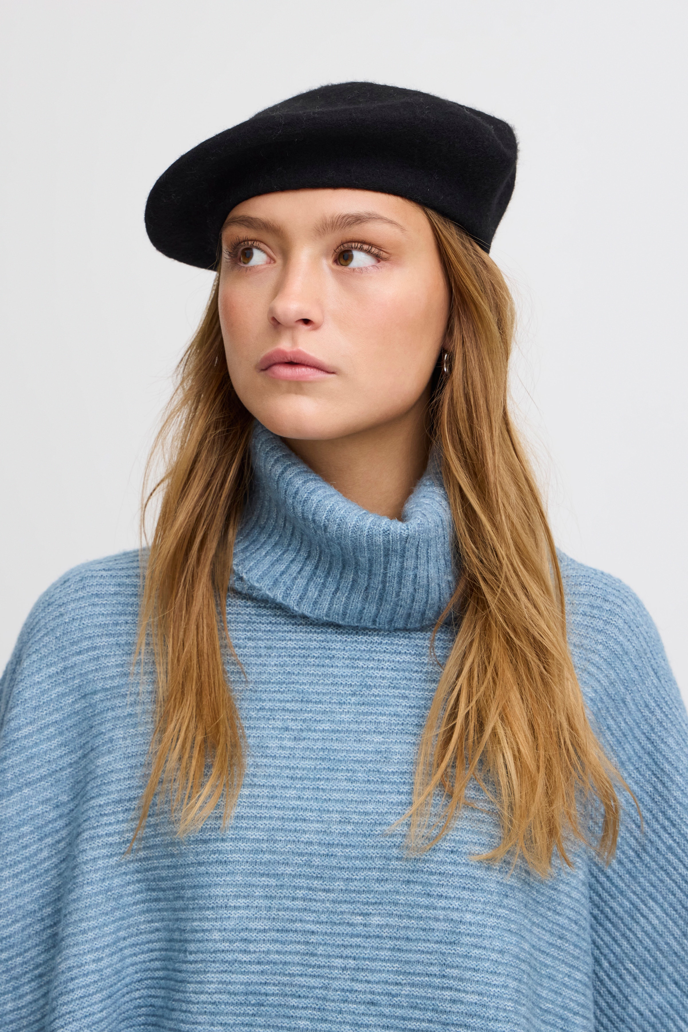 IAALICE Hatt LOOKBOOK DETAIL 20115311-194008