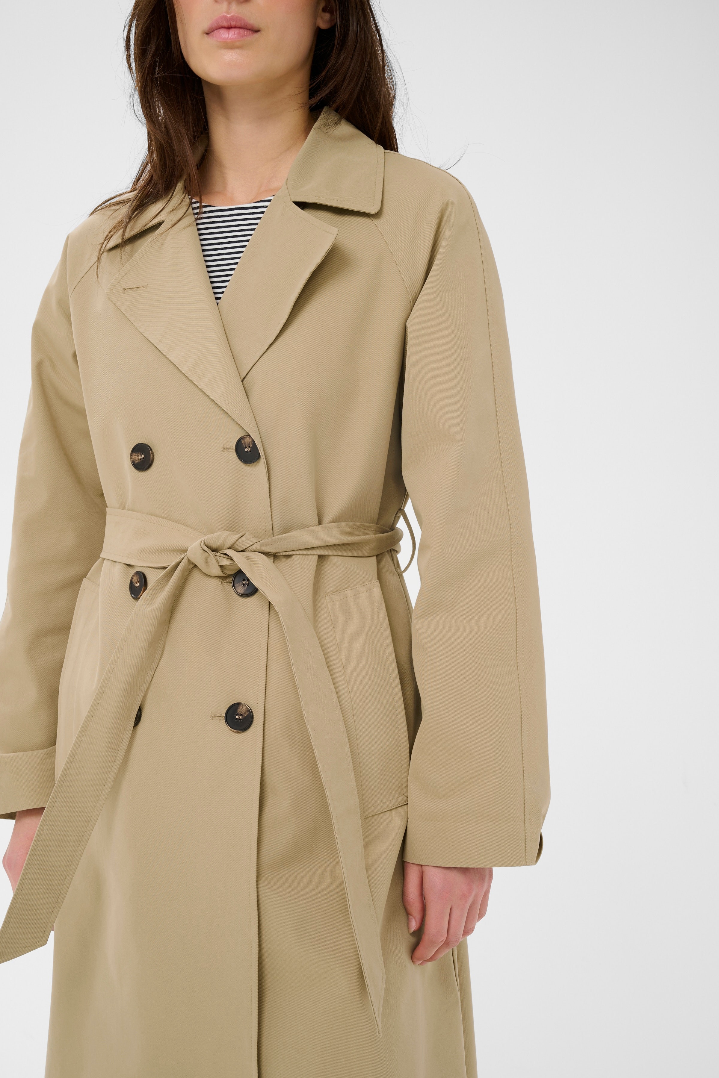 AubriePW Mantel LOOKBOOK DETAIL 30310477-151114