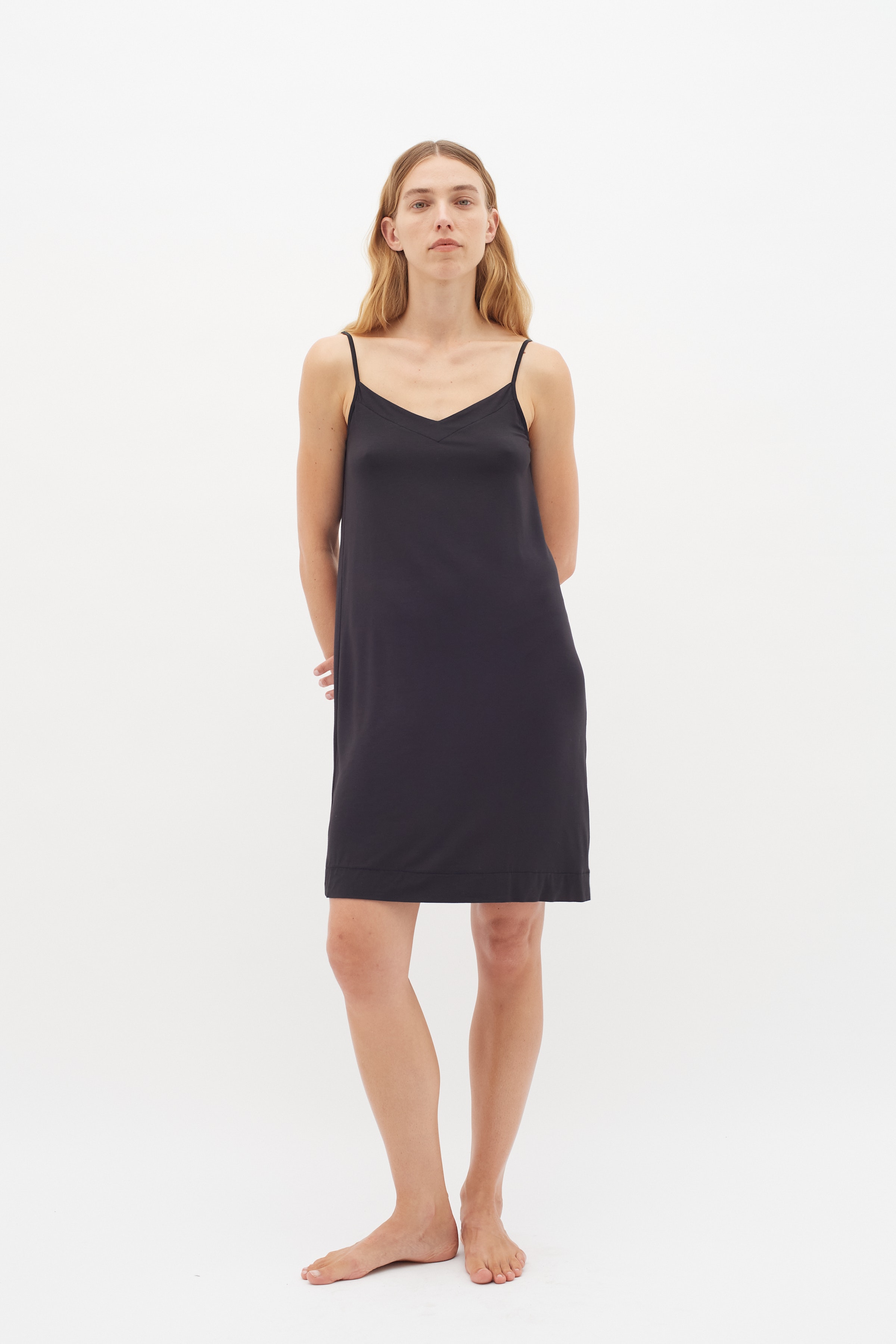 LilIW Base Slip Dress LOOKBOOK FRONT 30109347-194008