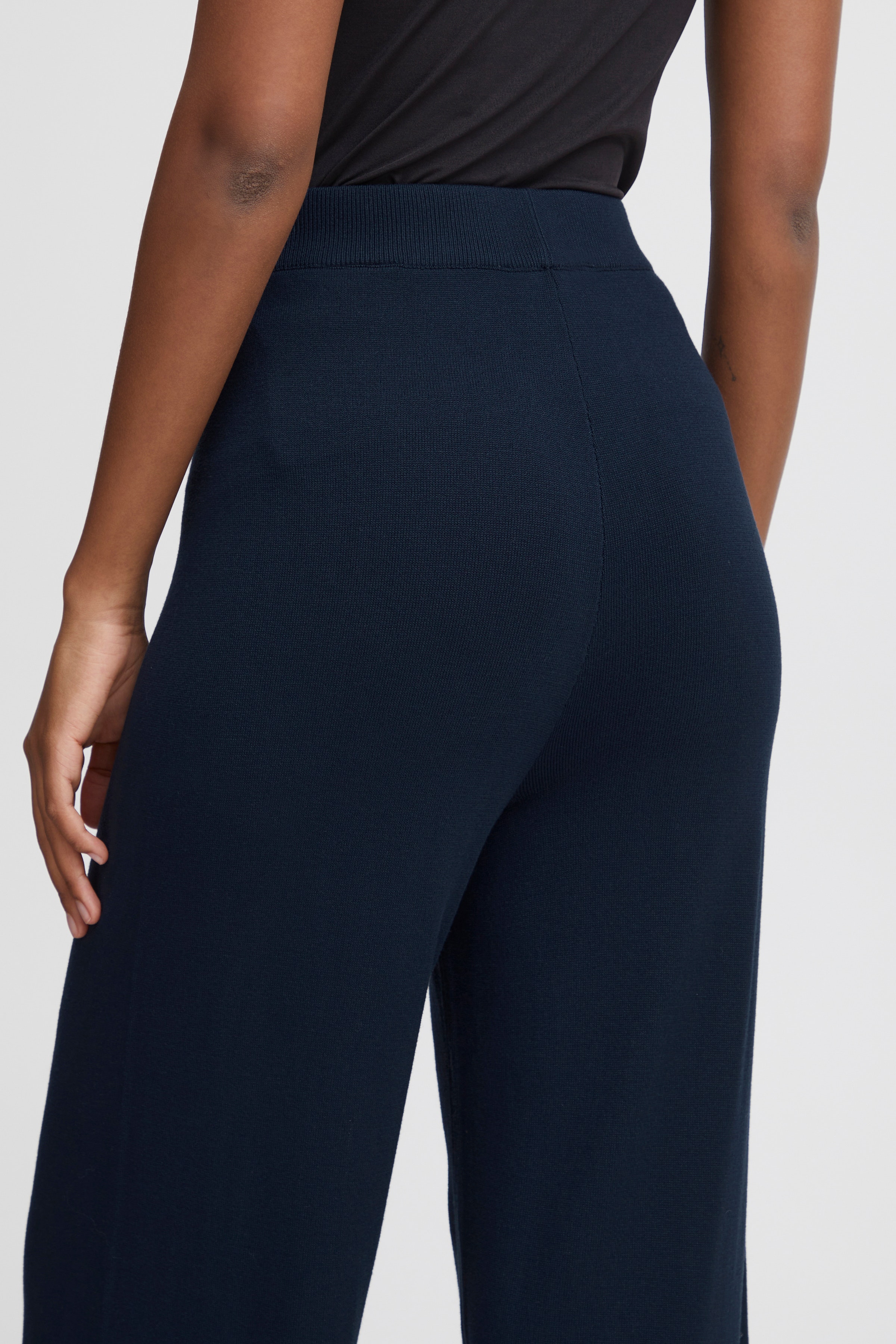 BYMMORLA Hose LOOKBOOK DETAIL 20815303-193923