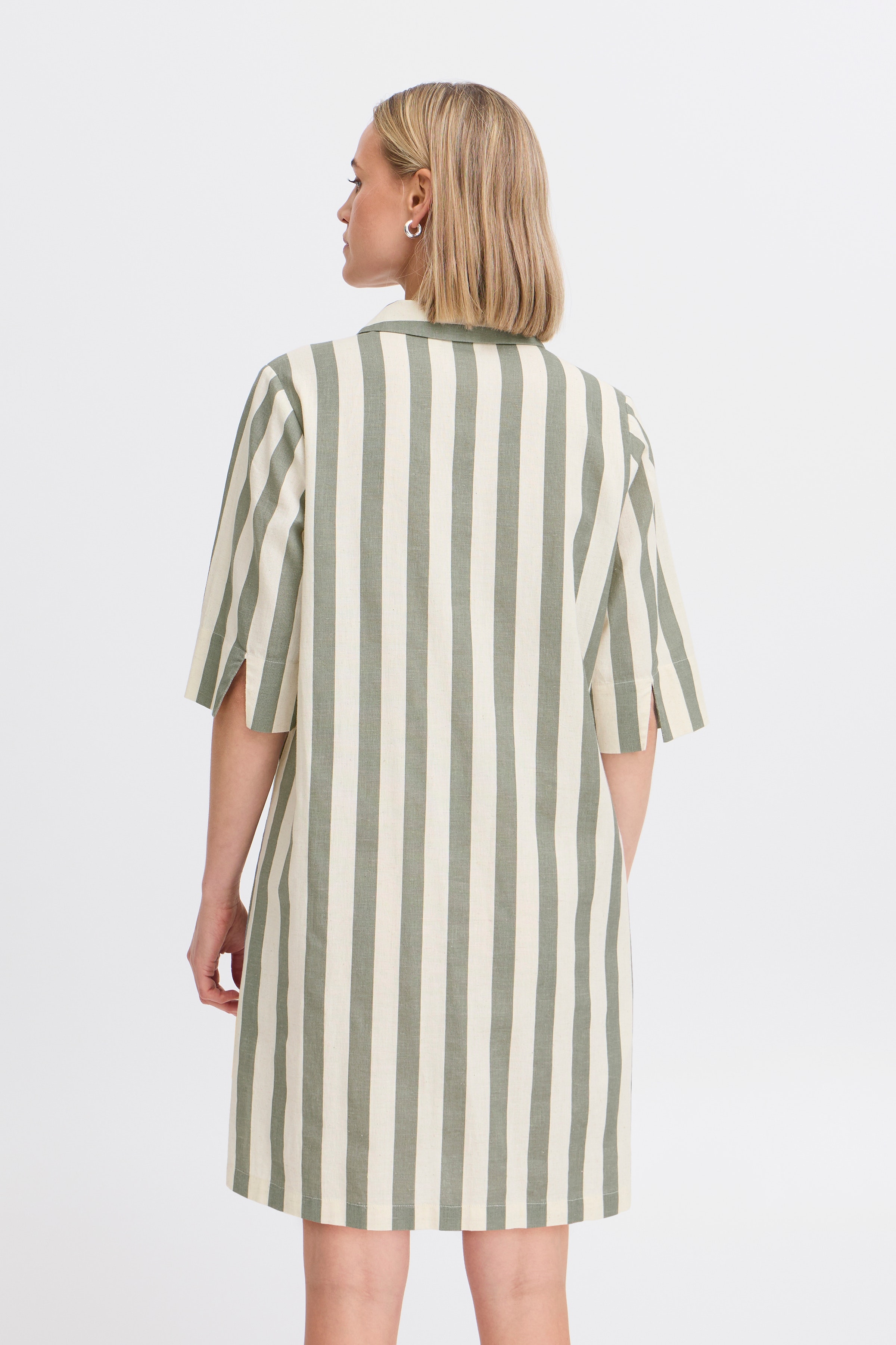 FRMADDIE Kjole LOOKBOOK BACK 20615542-204459