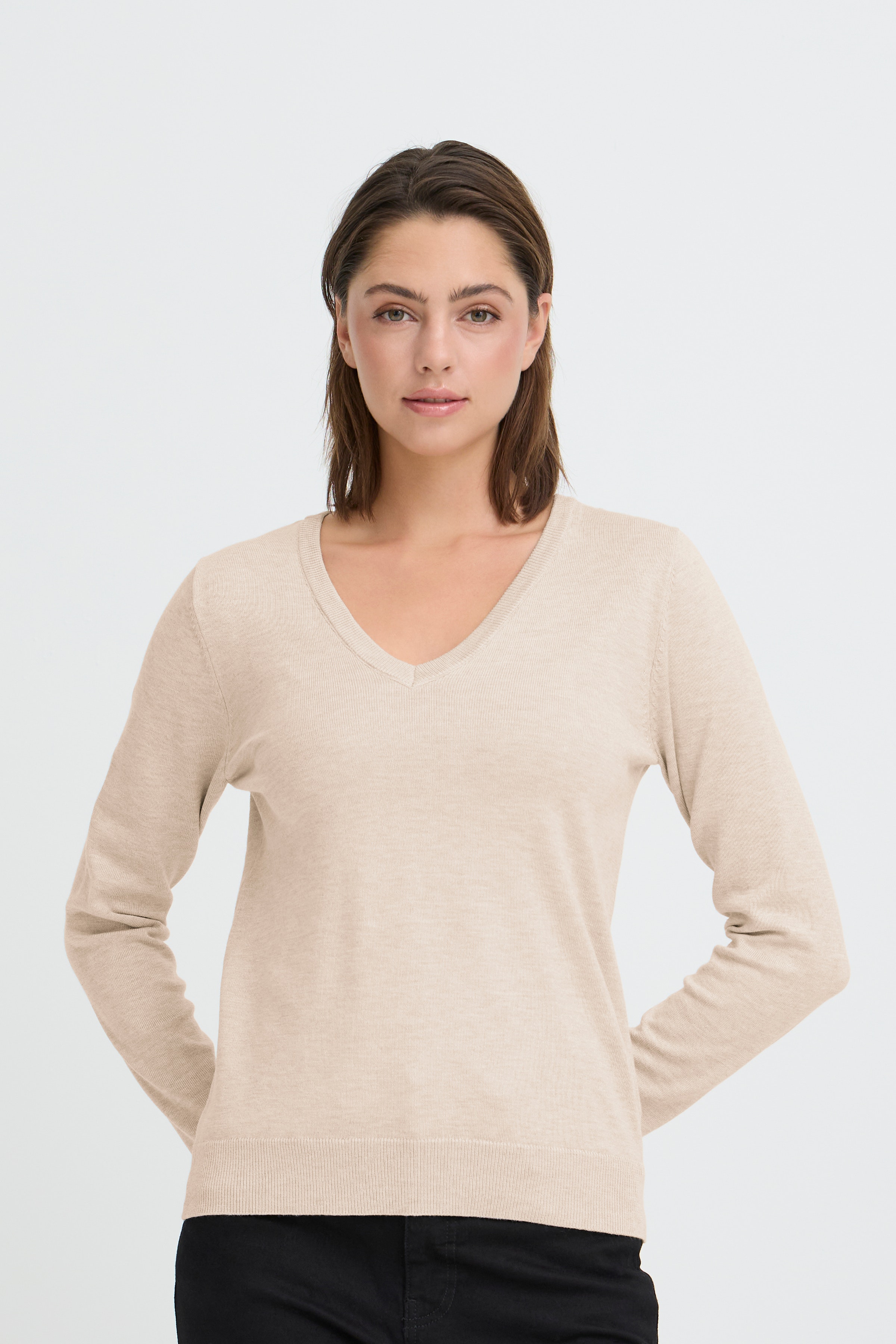IHLULS V-Neck Pullover LOOKBOOK FRONT 20125815-1304011
