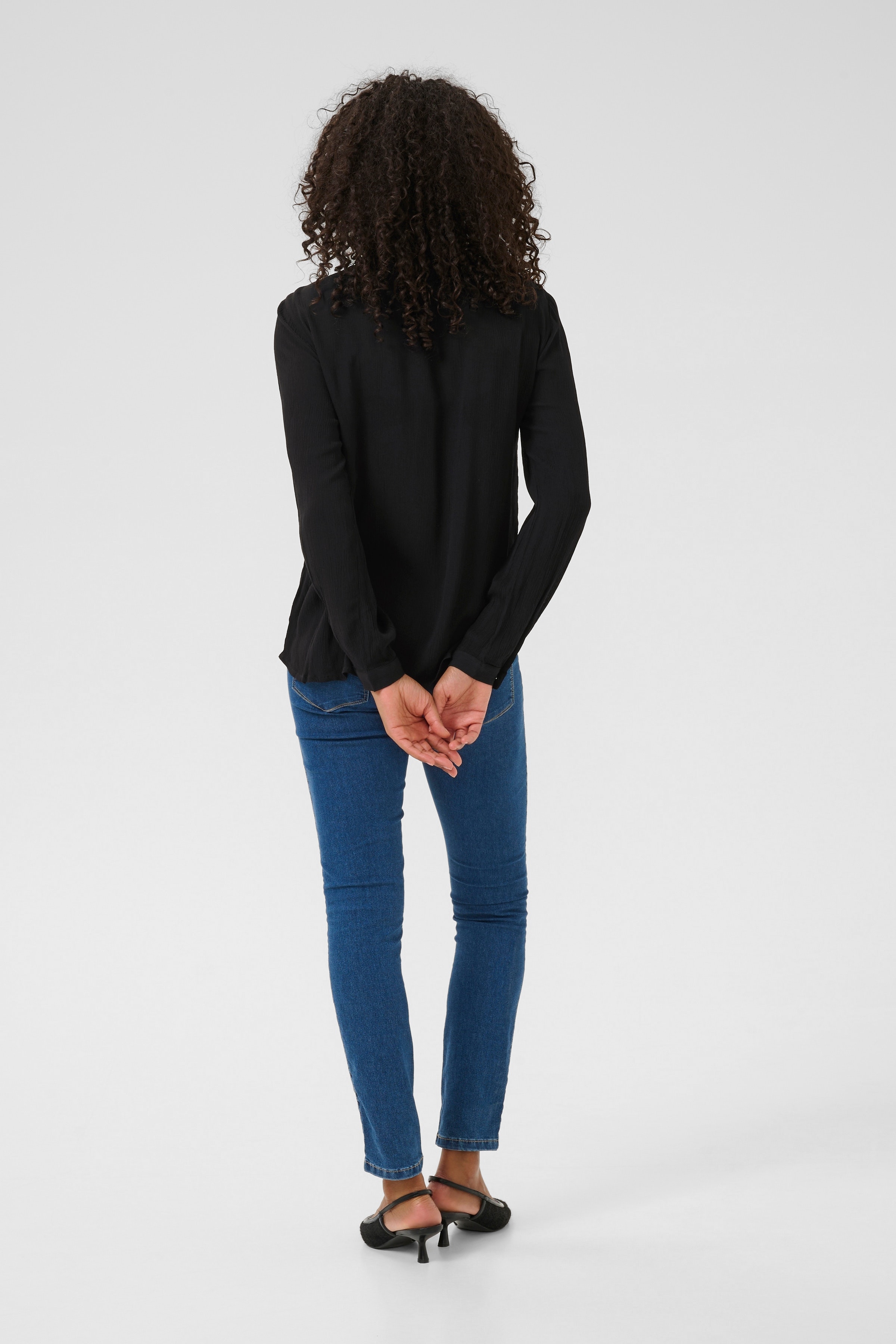 Trine Blouse LOOKBOOK BACK 10500950-50600