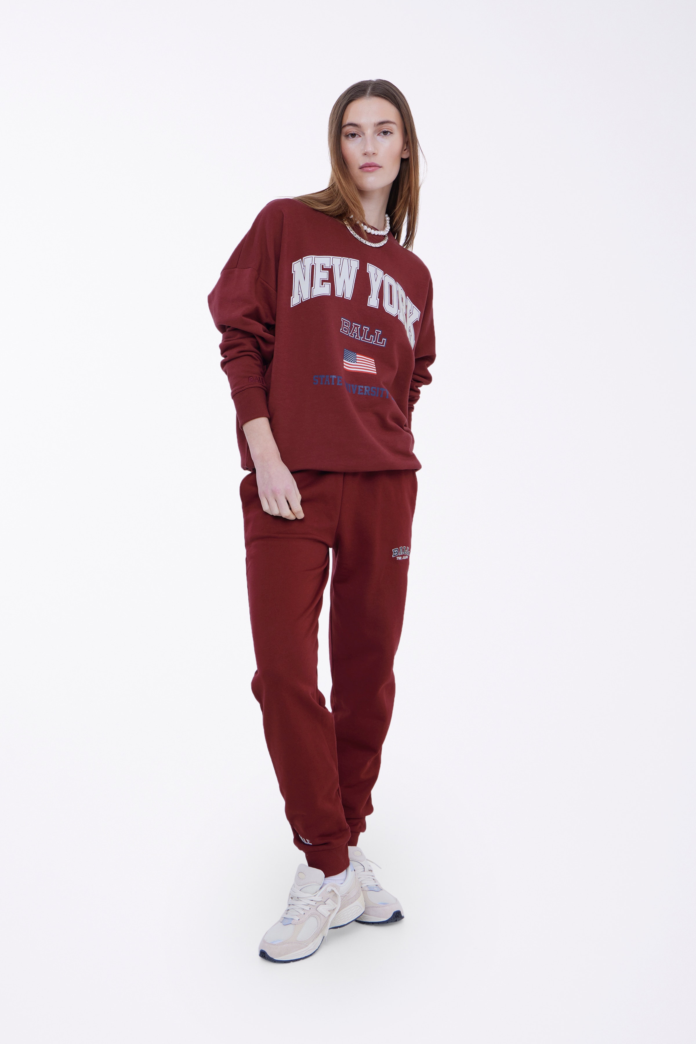 L. SMITH SWEATSHIRT LOOKBOOK FRONT 50400051-191617