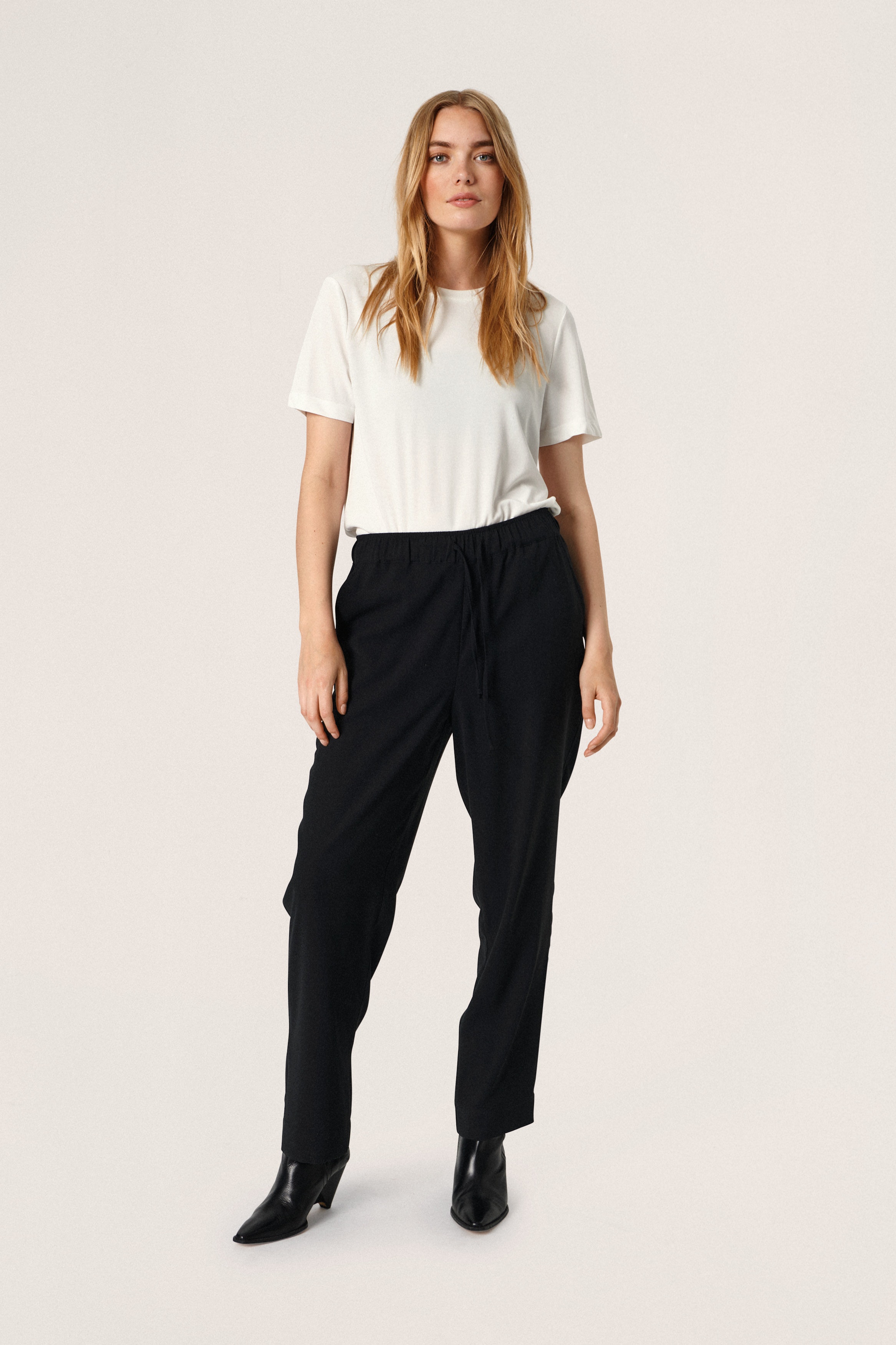 SLShirley Trousers LOOKBOOK FRONT 30406346-194008