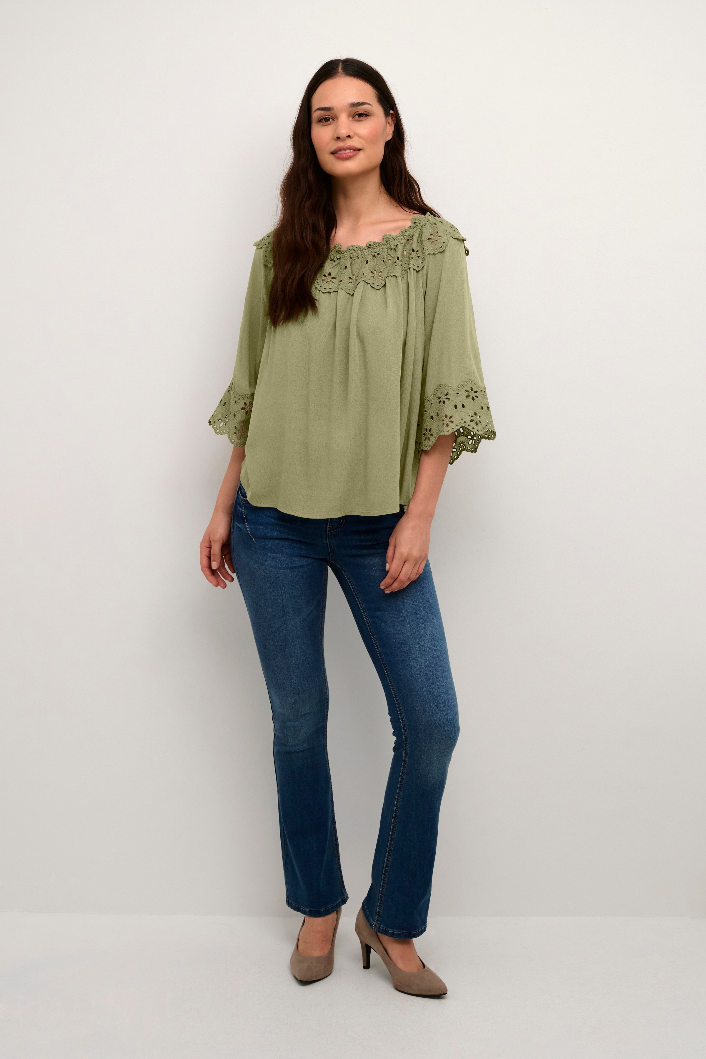 CRBea Blouse LOOKBOOK FRONT 10609788-170115