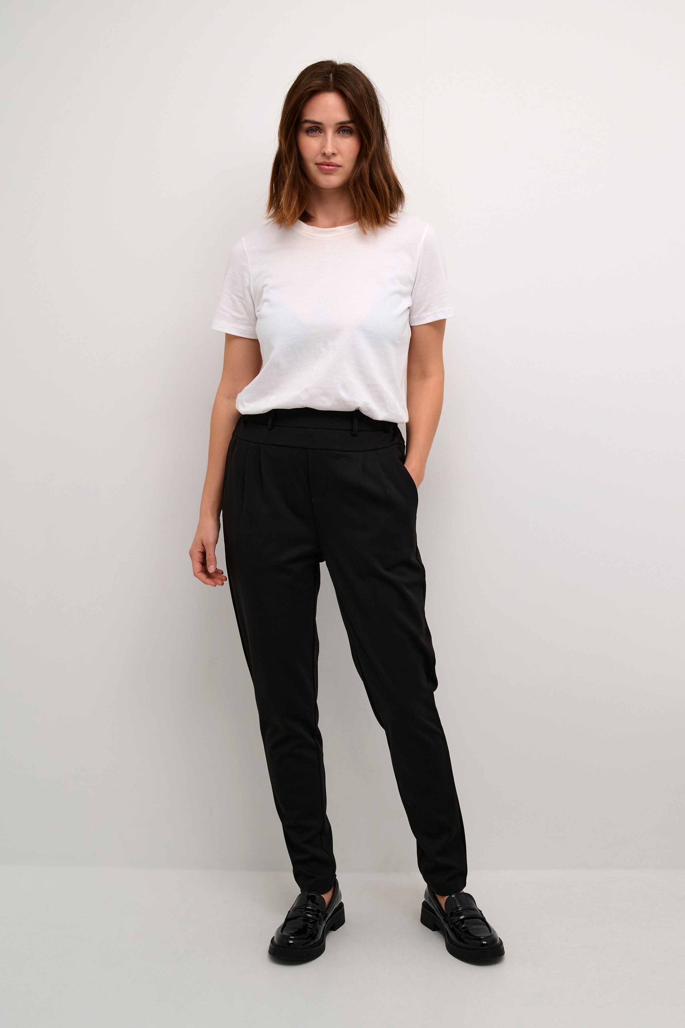 KAjenny Trousers LOOKBOOK FRONT 10508651-100121