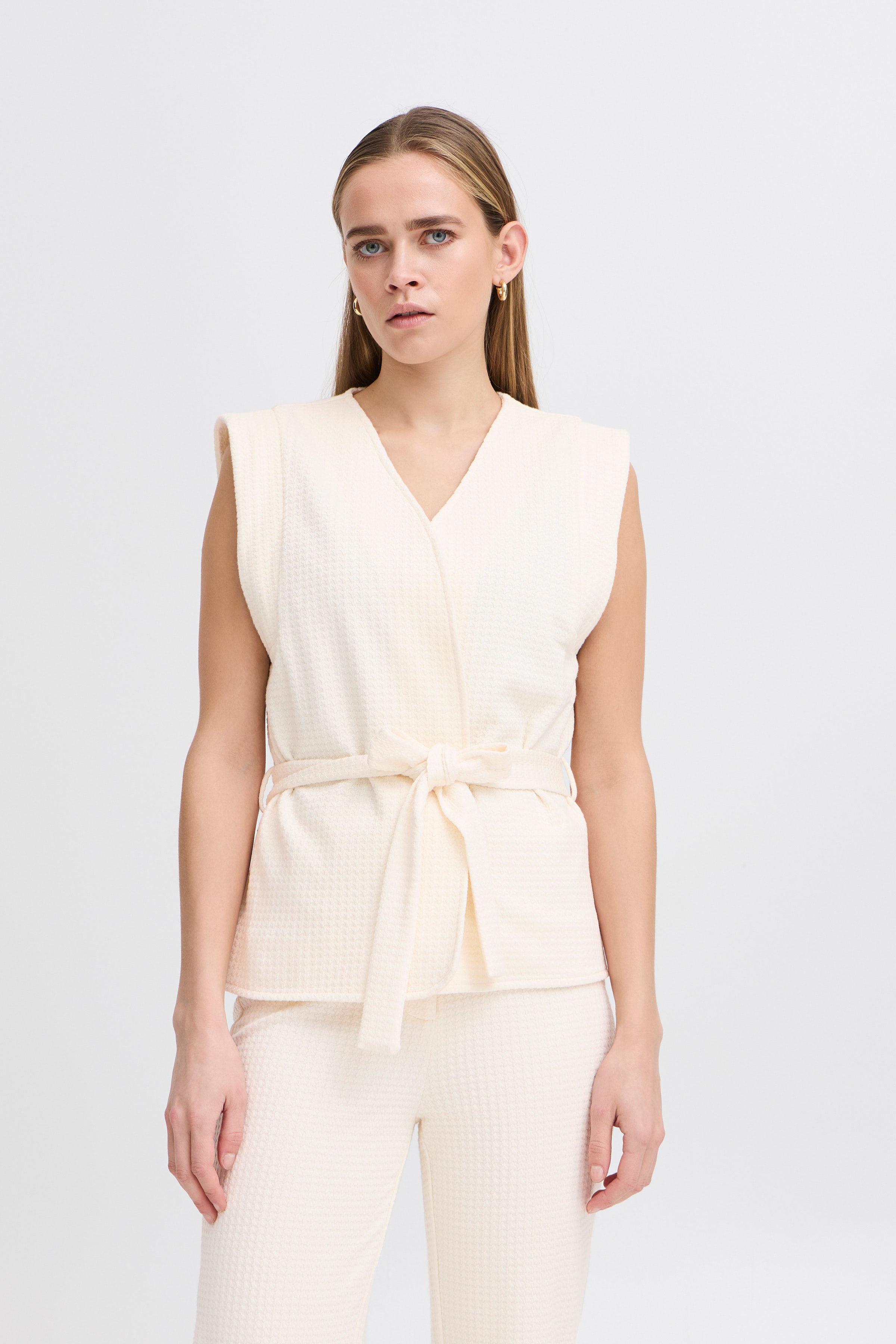 IHKATE PILLOU Weste LOOKBOOK FRONT 20123015-130905