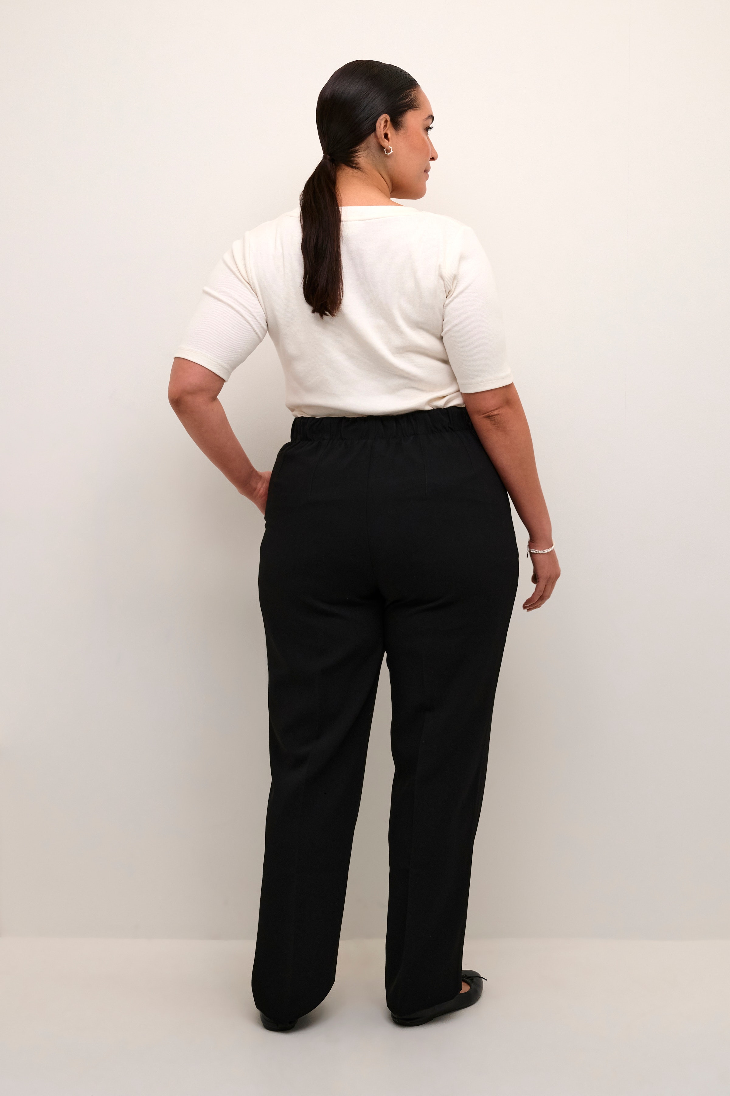 KCelia Pantalon LOOKBOOK BACK 10582909-100121