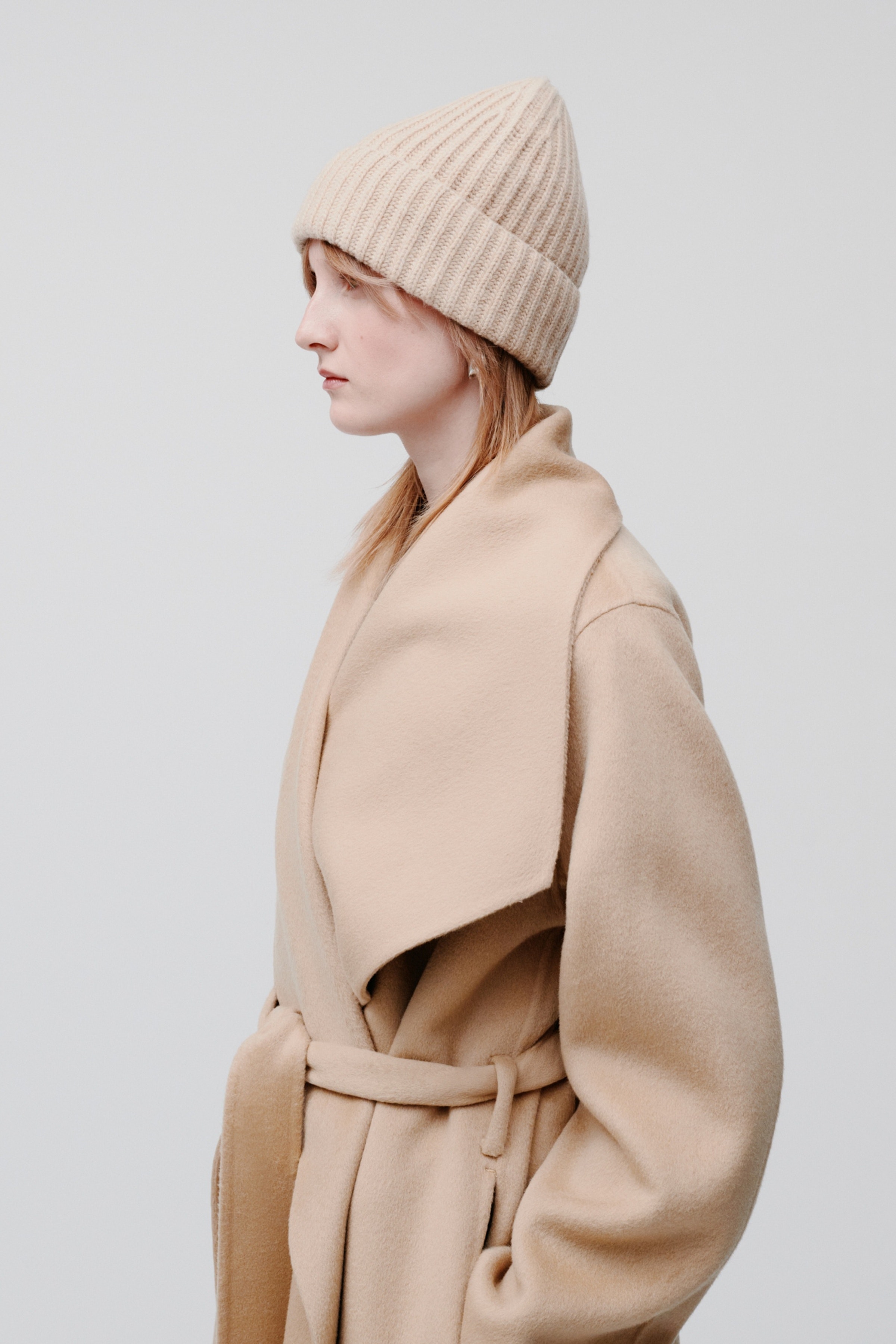 AMBER BEANIE LOOKBOOK FRONT 30600716-BE401