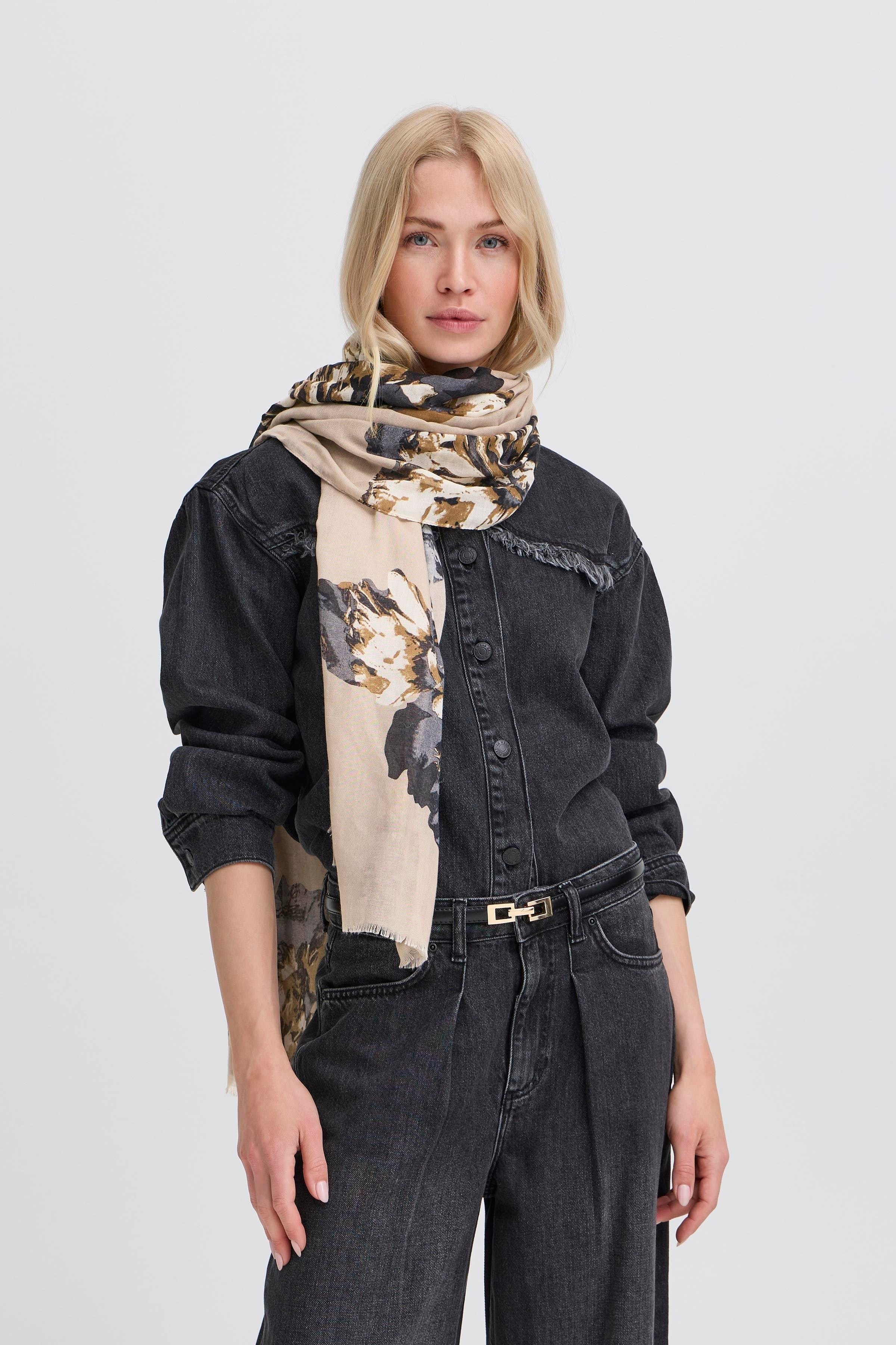 BYWALLAM Scarf LOOKBOOK FRONT 20818275-900002191