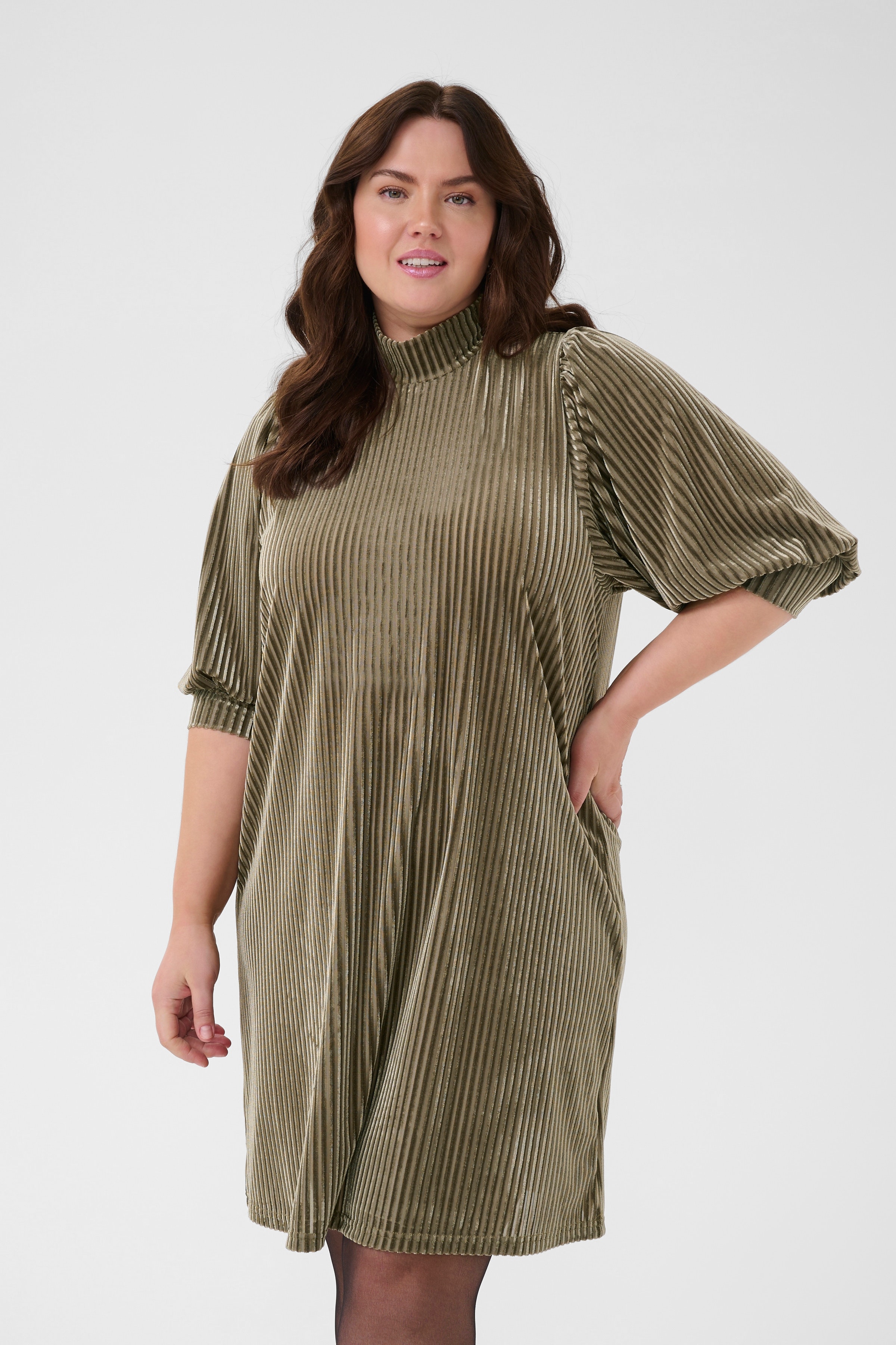 KCcacanna Velourskleid LOOKBOOK FRONT 10581209-190808