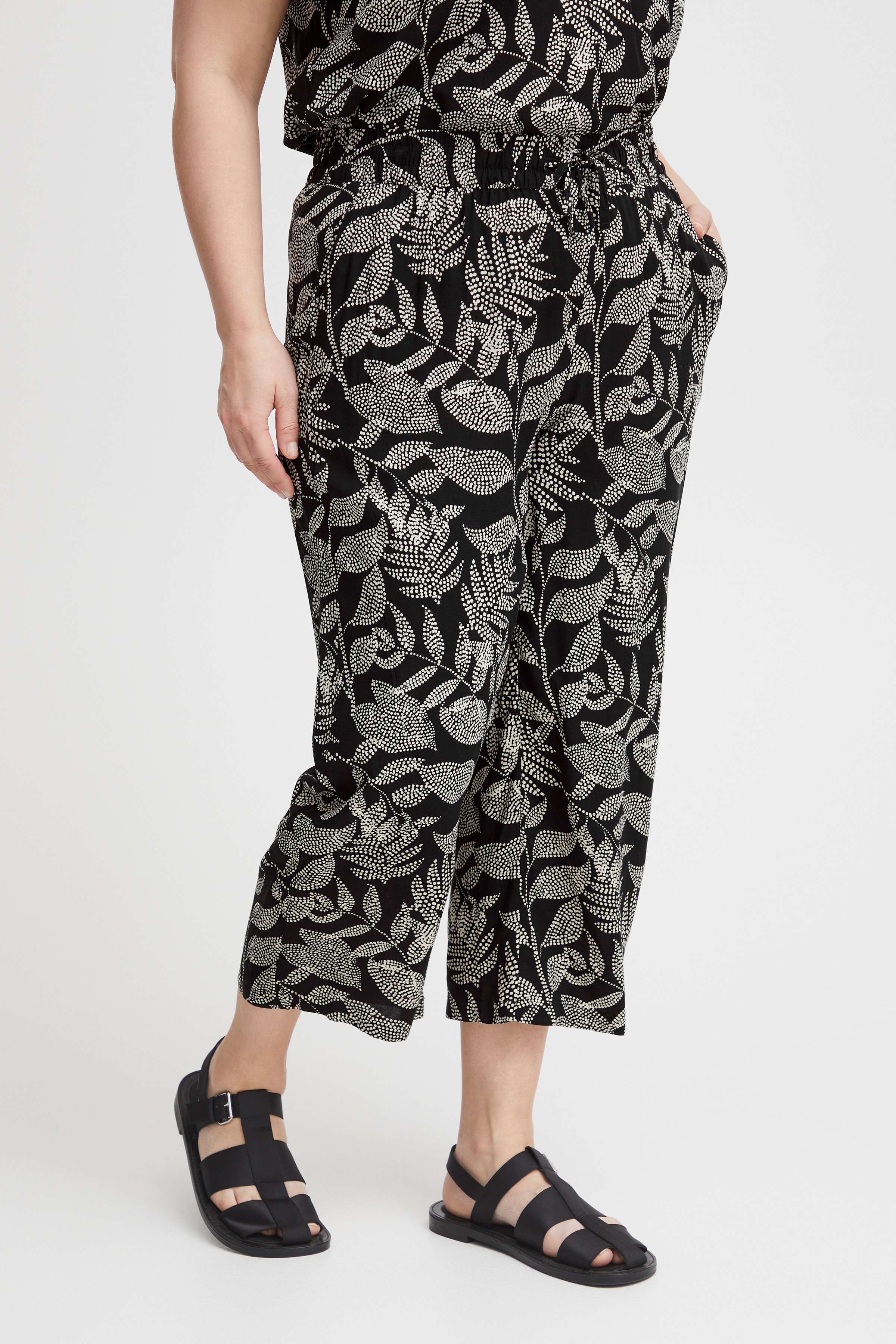 FPFUN Trousers LOOKBOOK FRONT 20612337-200115