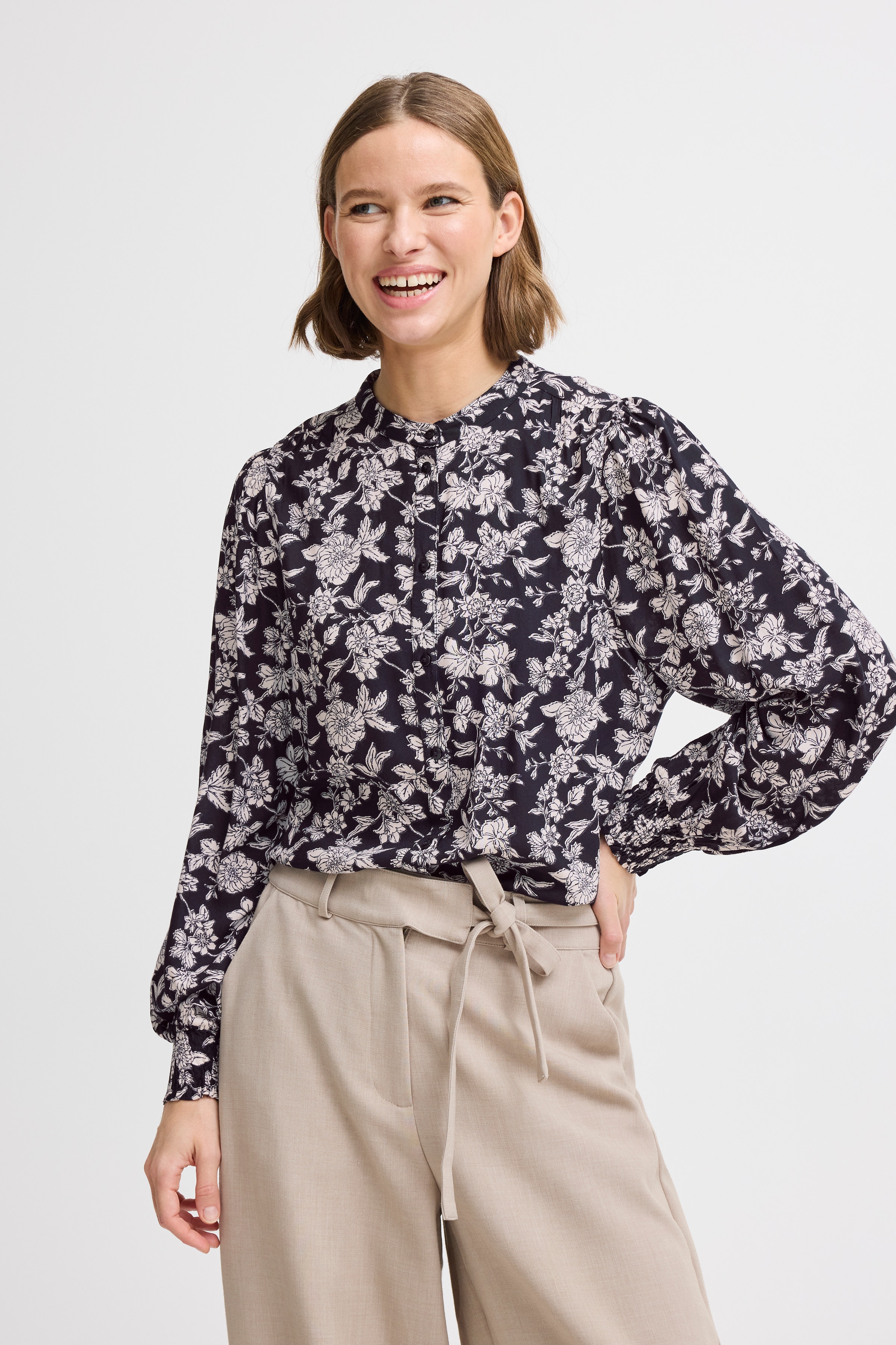 BYJOSA Bluse LOOKBOOK FRONT 20816238-204175
