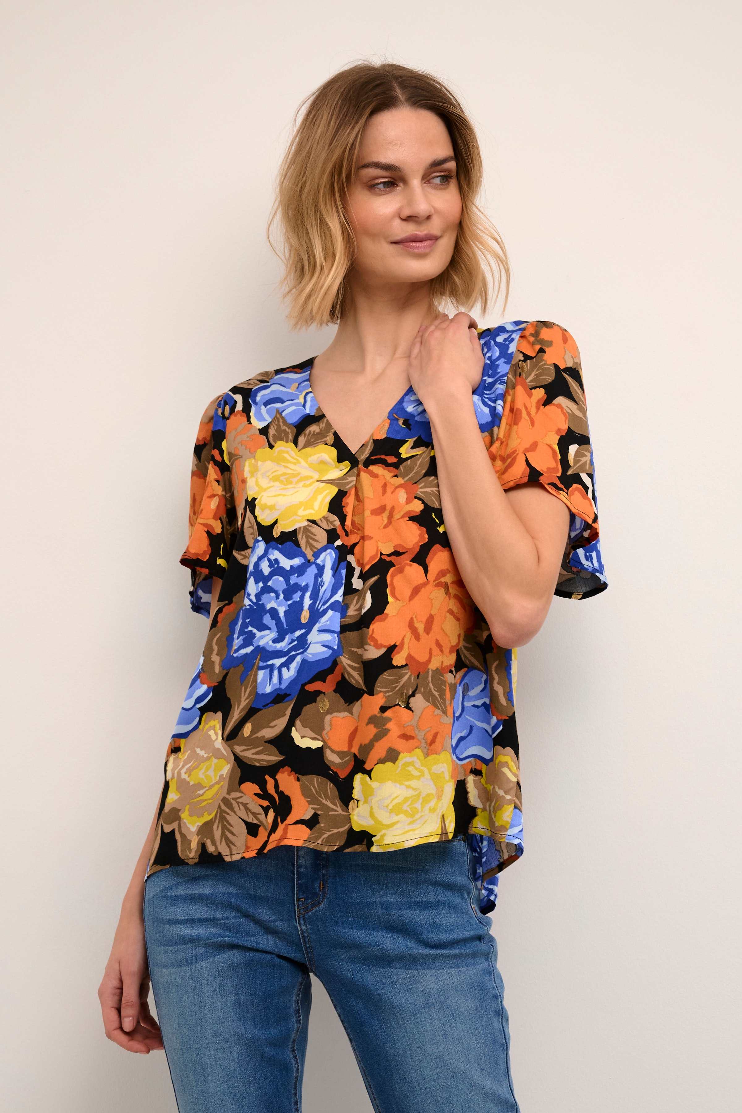 CUvirna Blouse with short sleeves LOOKBOOK FRONT 50109703-140647