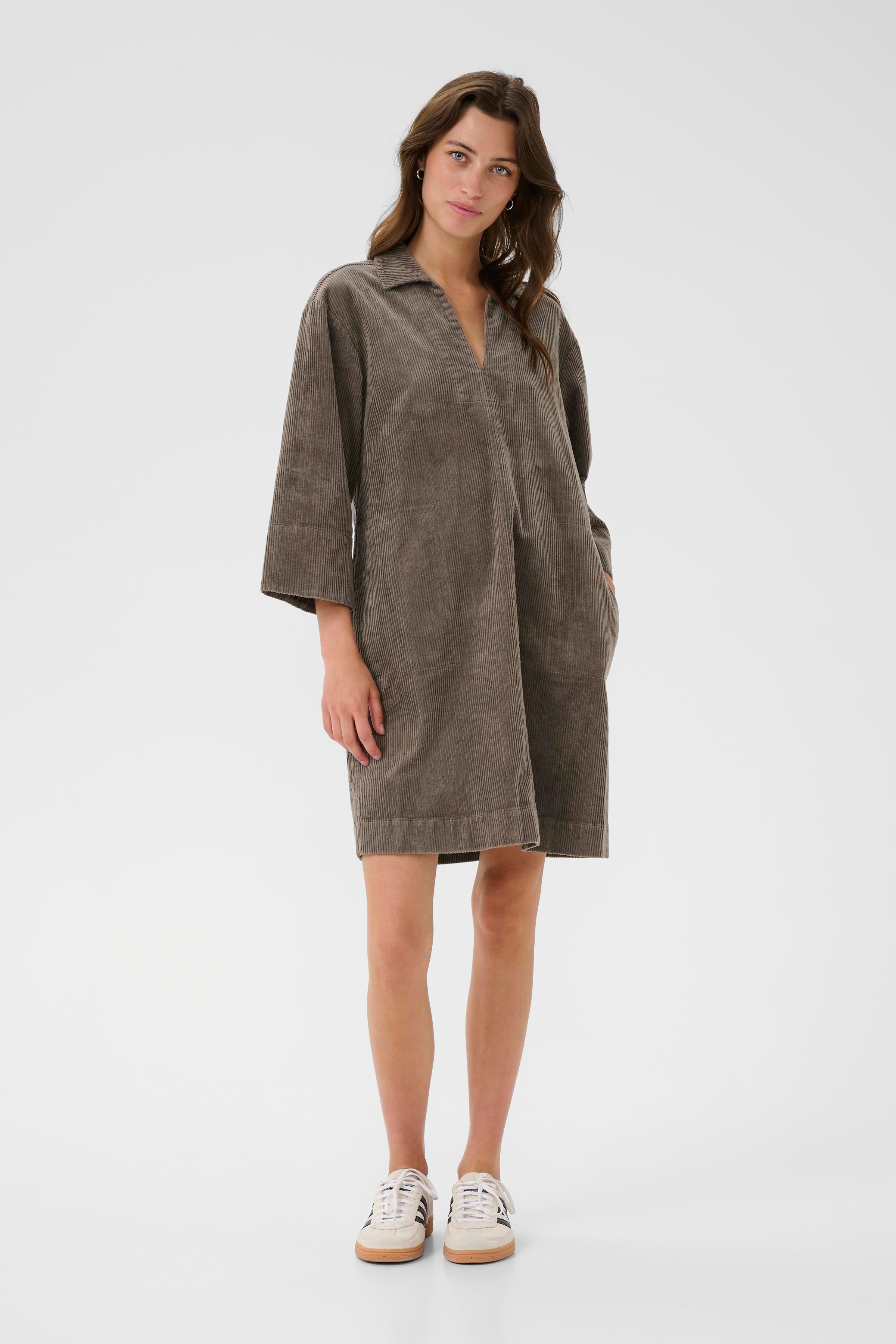SharriPW Kjole LOOKBOOK FRONT 30309997-181304