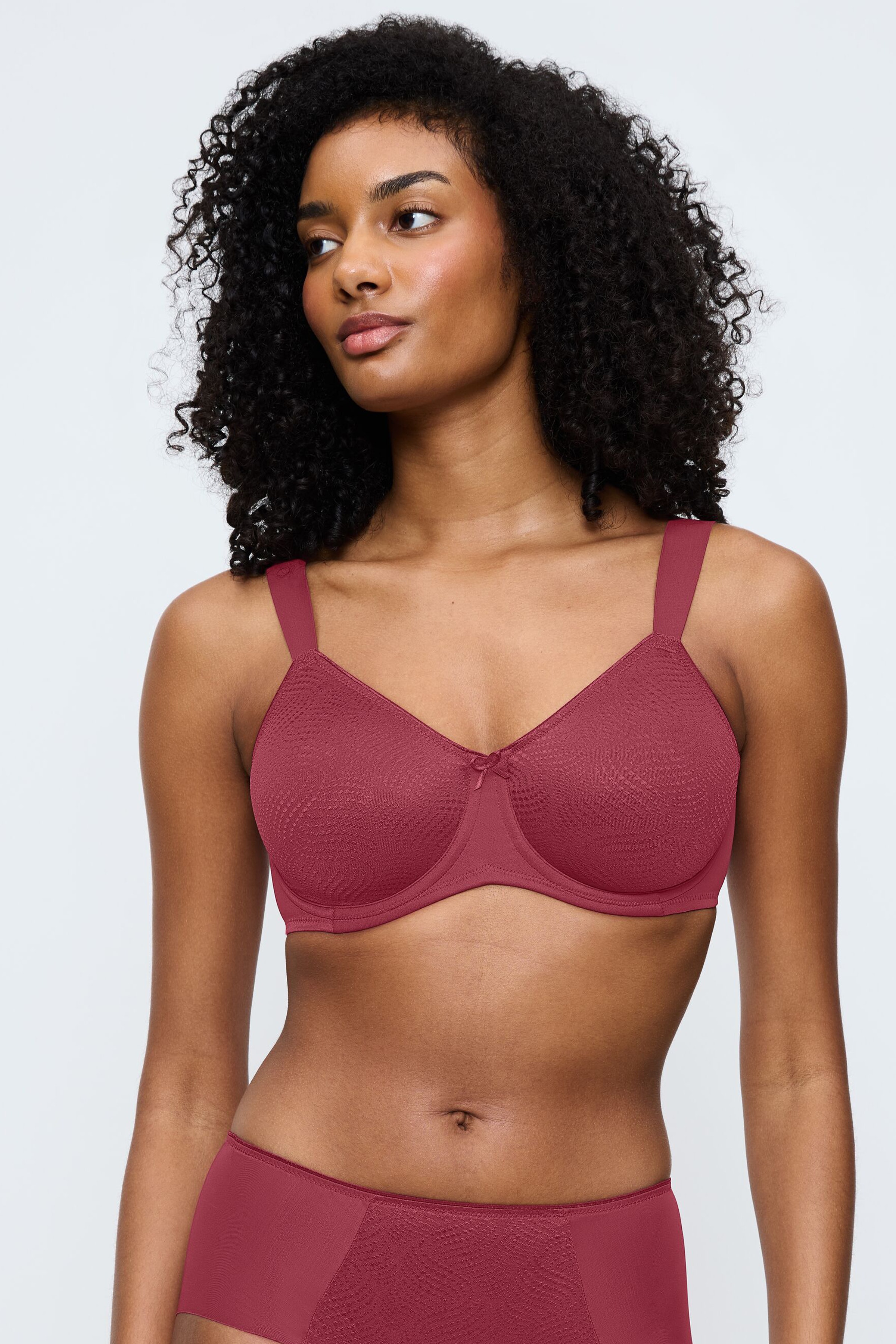 EssentialMinimizer Bra LOOKBOOK FRONT 40500275-T6926