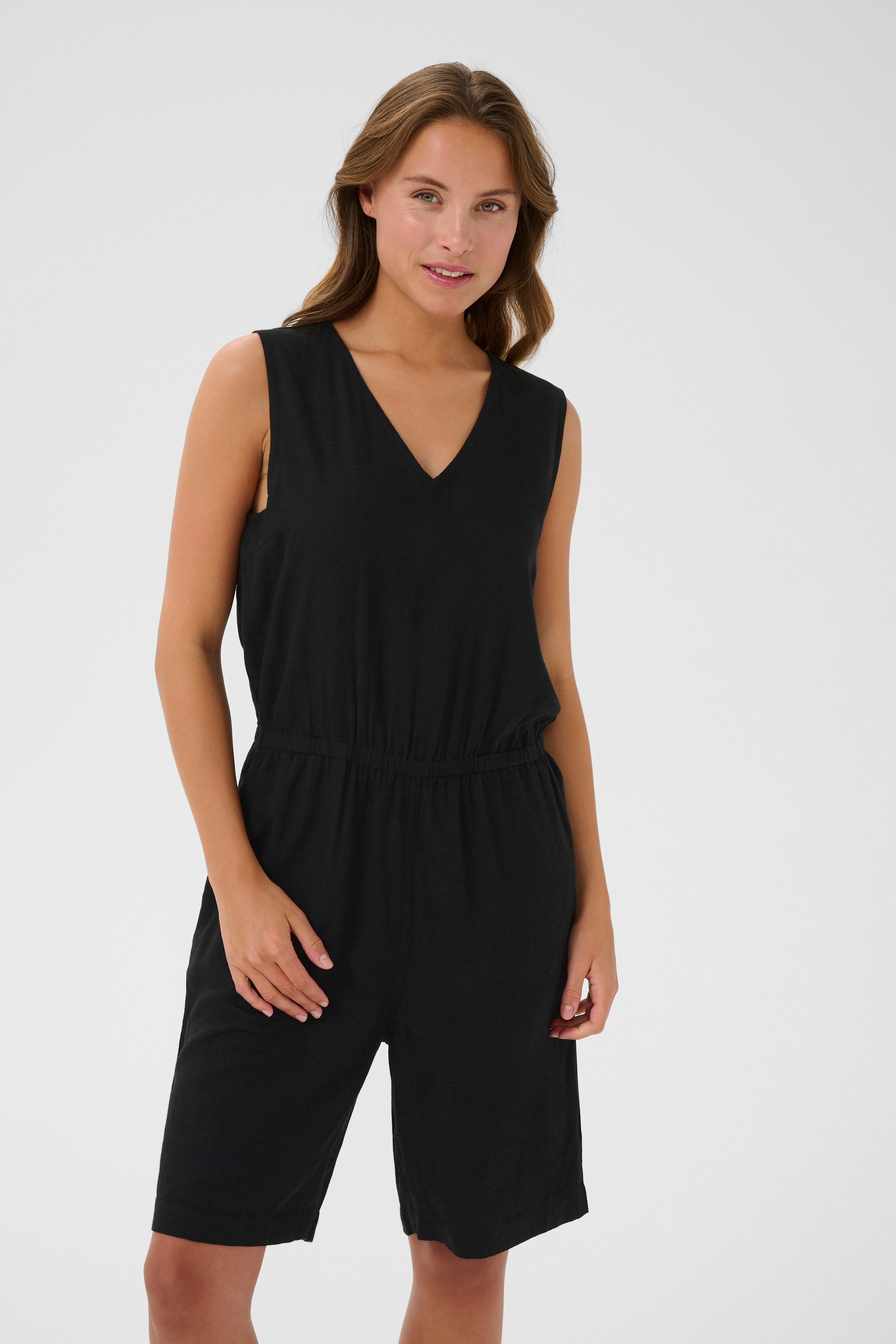 KAmilia Lin Jumpsuit LOOKBOOK FRONT 10510420-100121