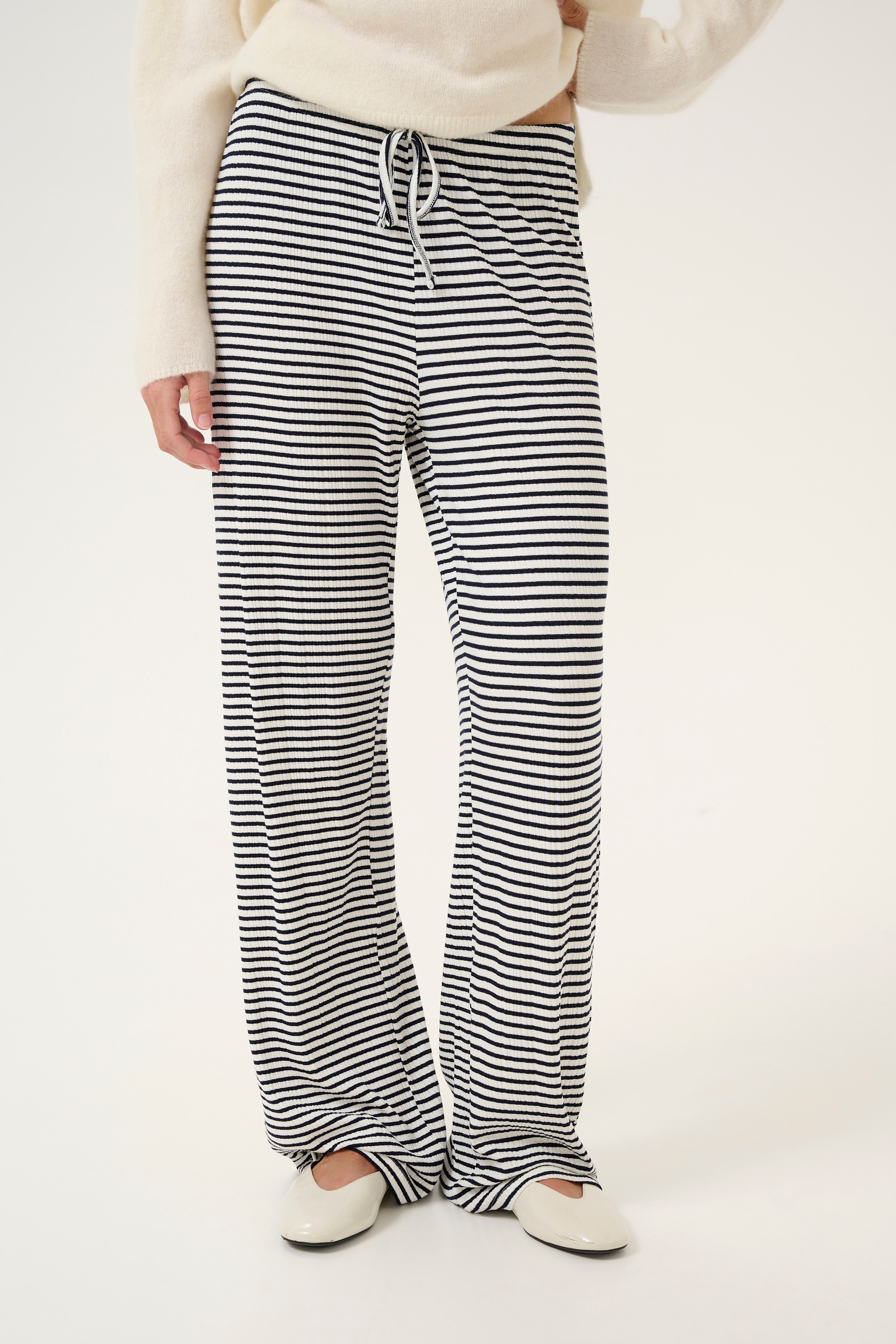 KBCandace Trousers LOOKBOOK FRONT 10105451-103953