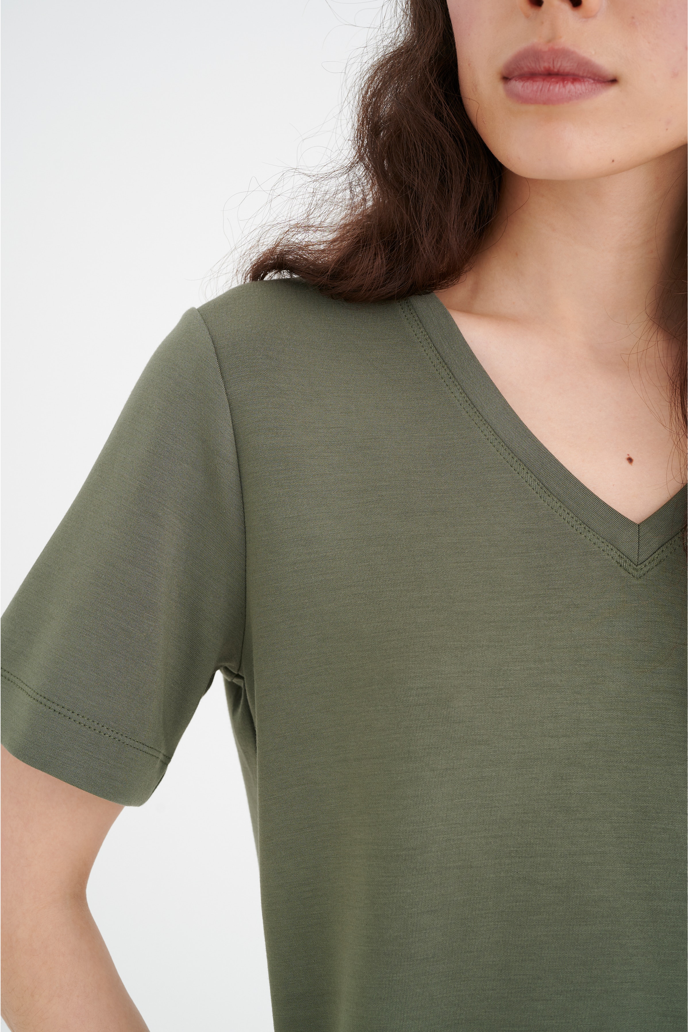BecaIW T-shirt LOOKBOOK FRONT 30106370-190312