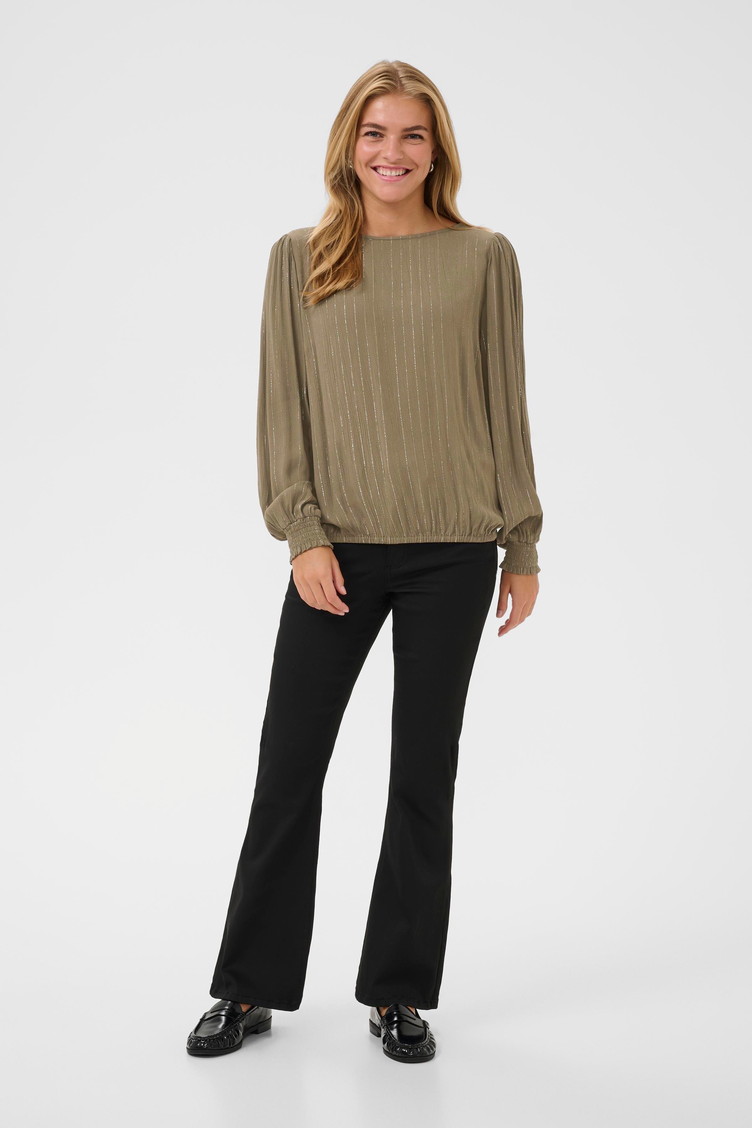 KAliv Glimmerbluse LOOKBOOK FRONT 10509331-190808