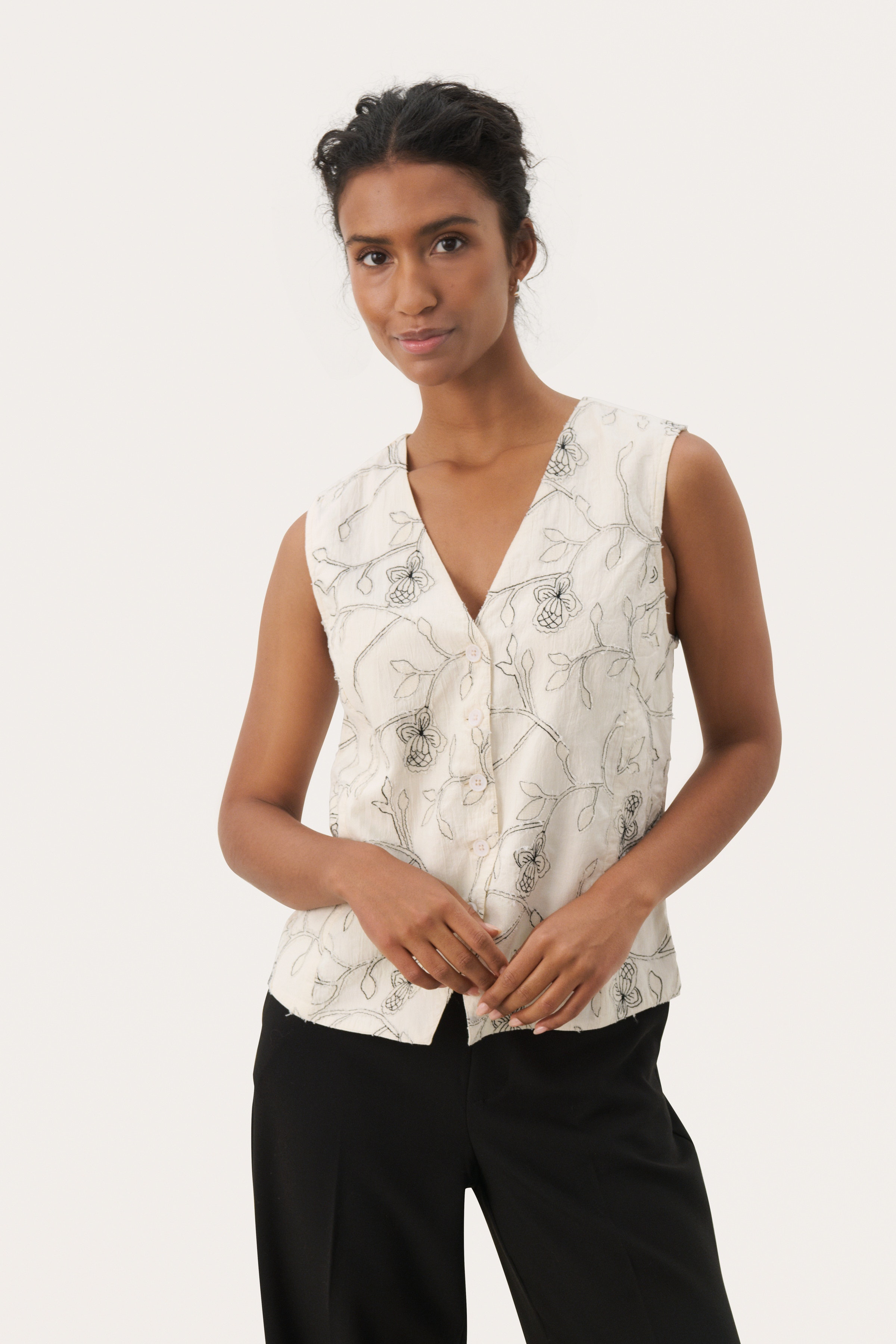 TonyPW Vest LOOKBOOK FRONT 30309878-304018