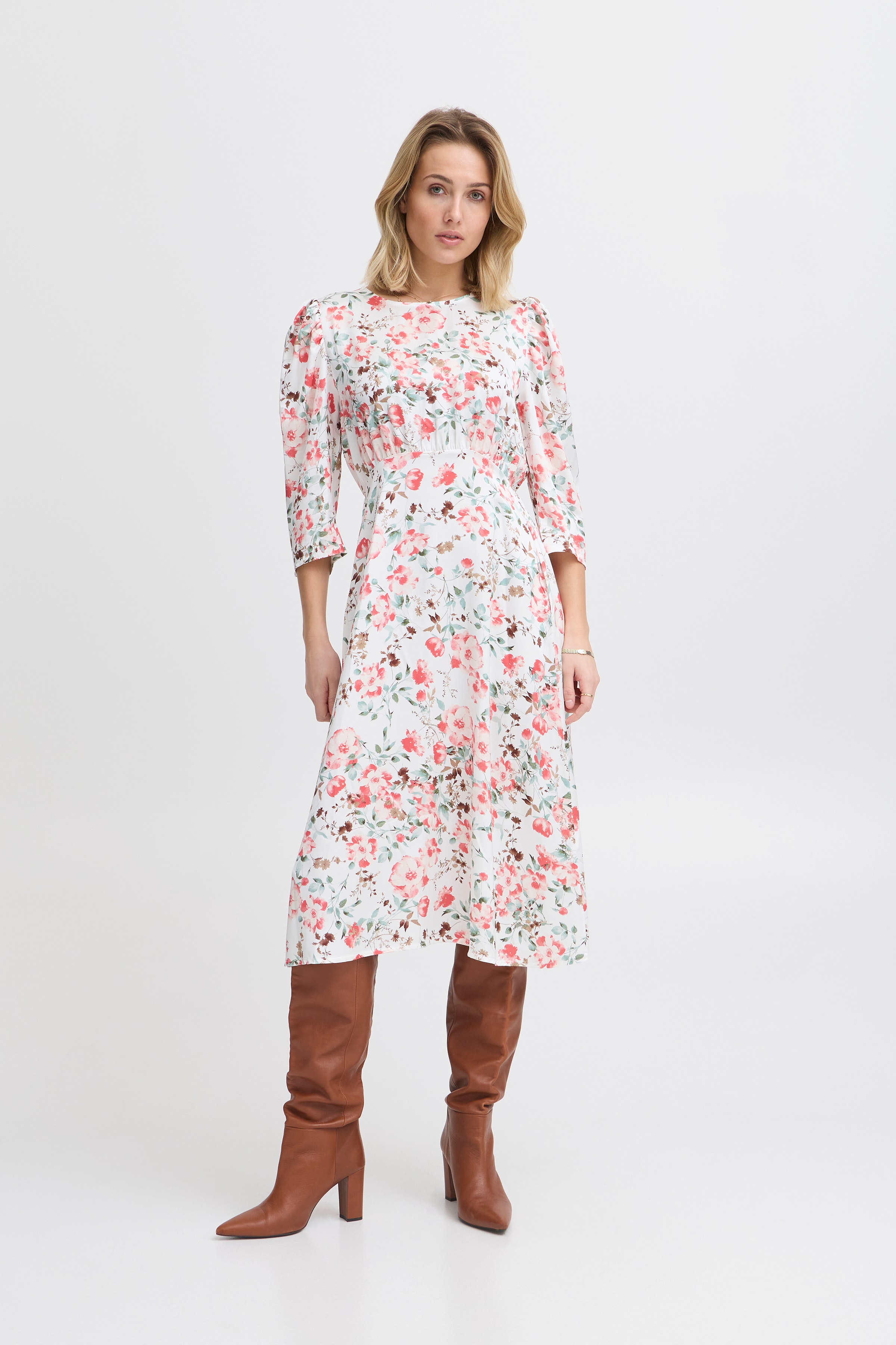 SBLEE Kjole LOOKBOOK FRONT 22100894-181762