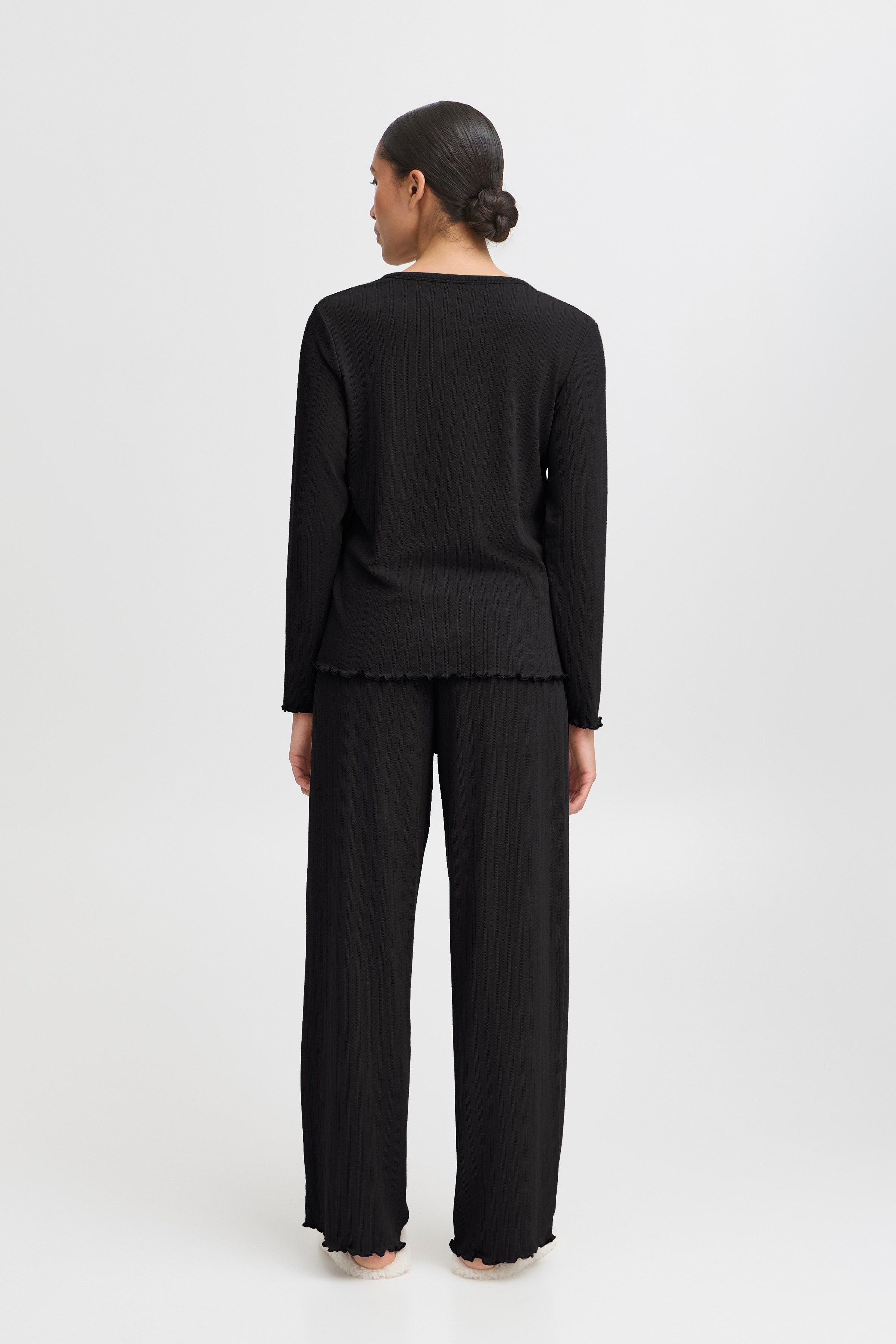 BYPJ LOOKBOOK BACK 20818609-194008