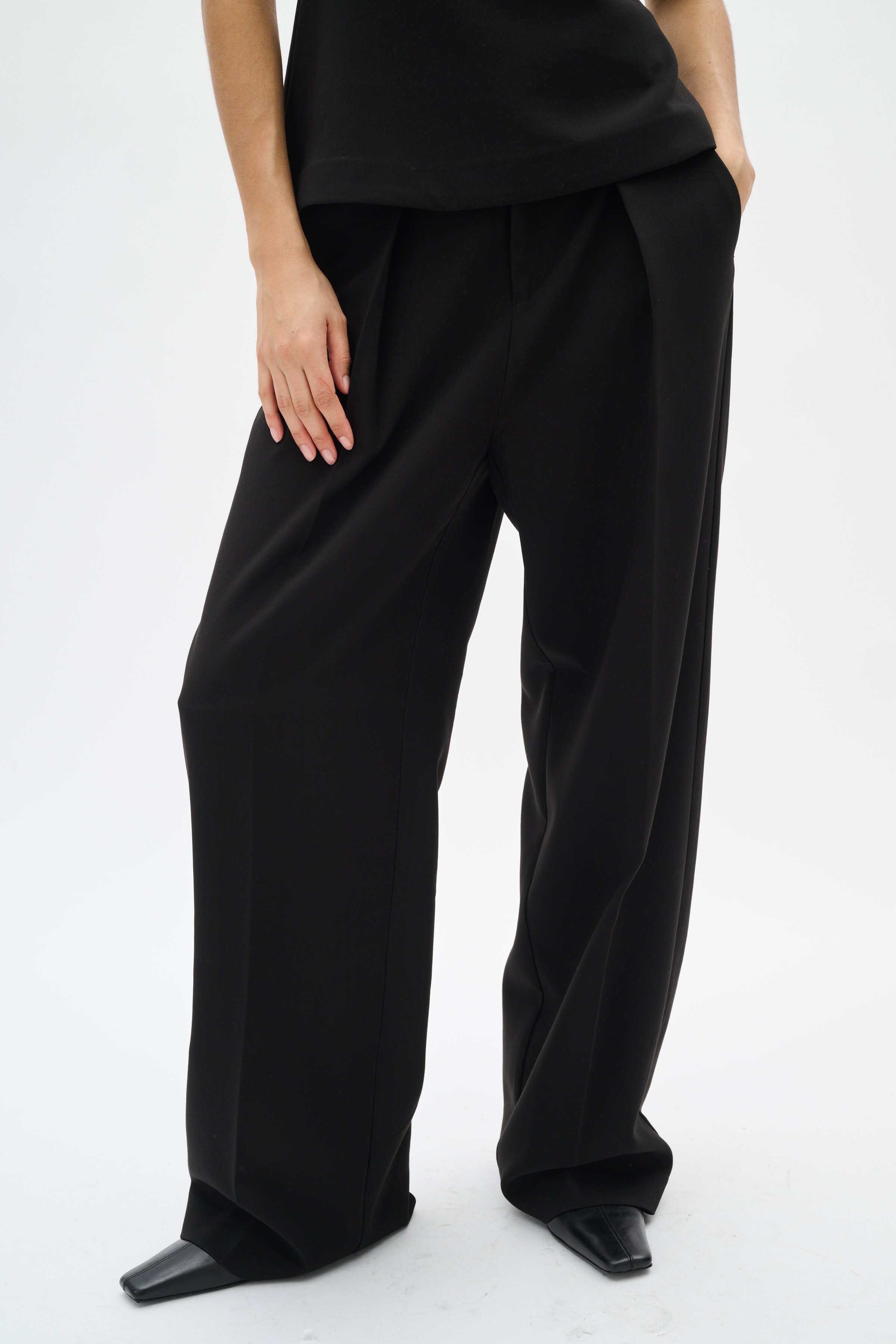 ZOEHIW Byxor LOOKBOOK FRONT 30112059-194008