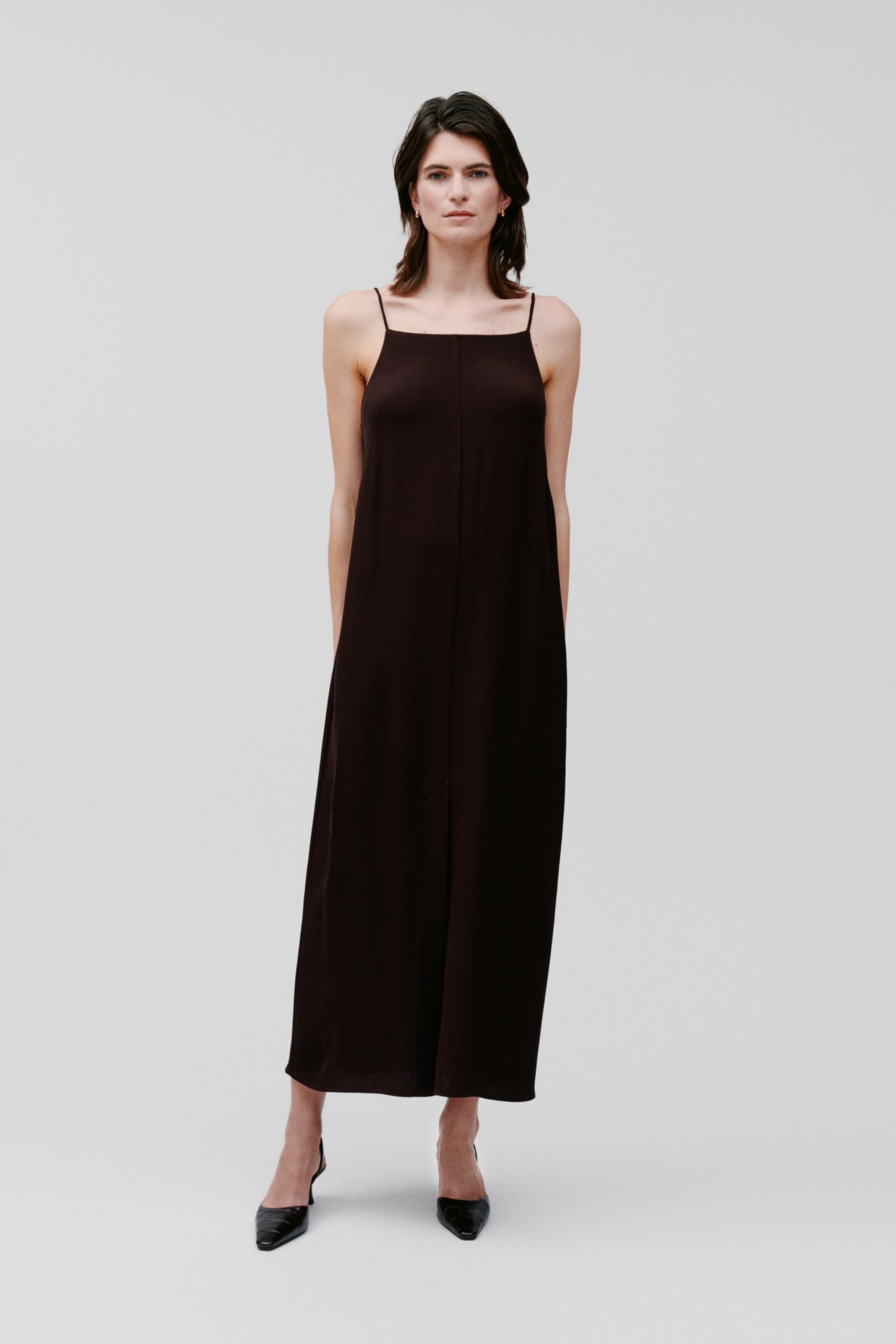 Nava Kjole LOOKBOOK FRONT 30600660-RE400